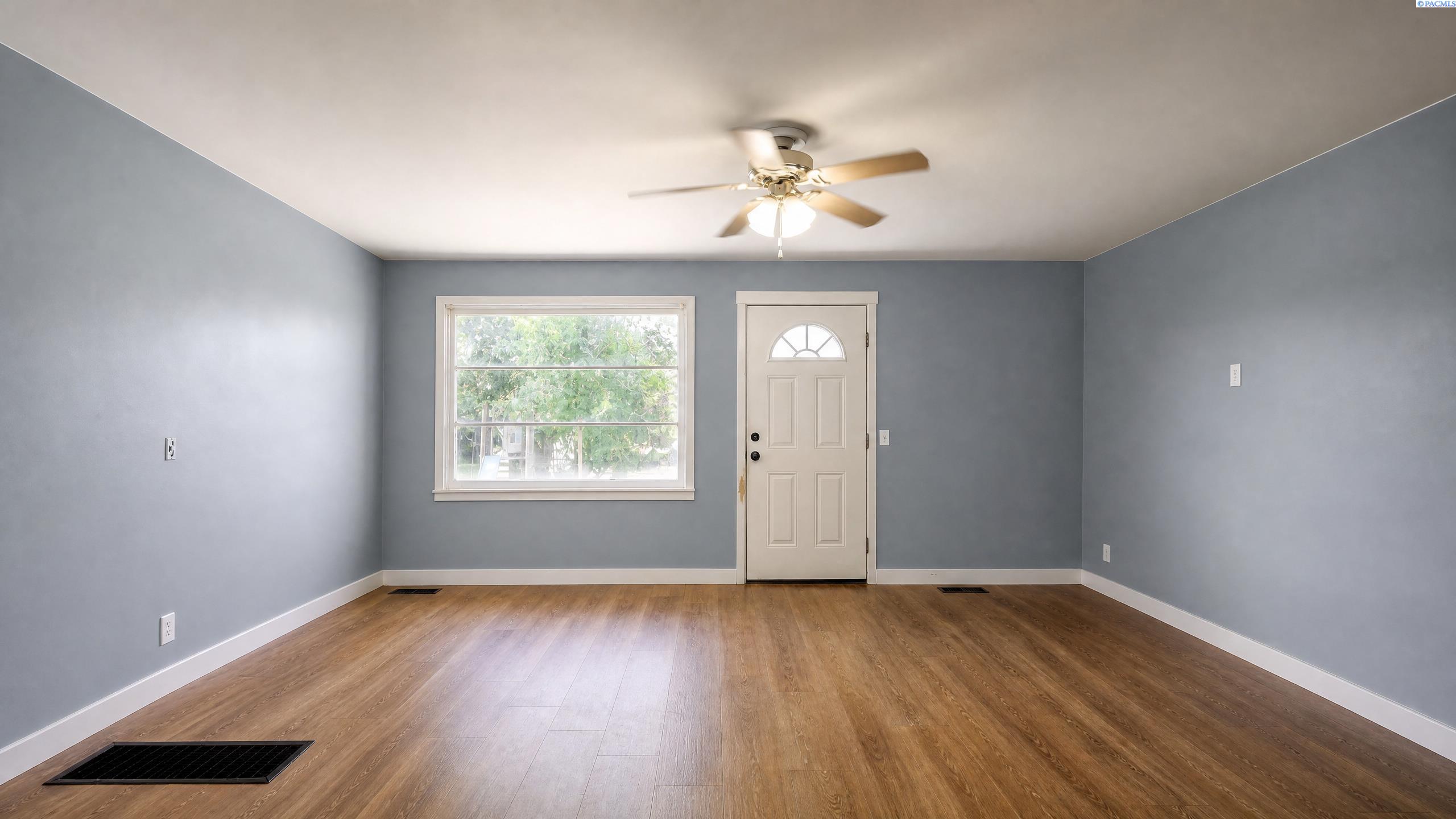 1912 Road 48, Pasco, WA 99301