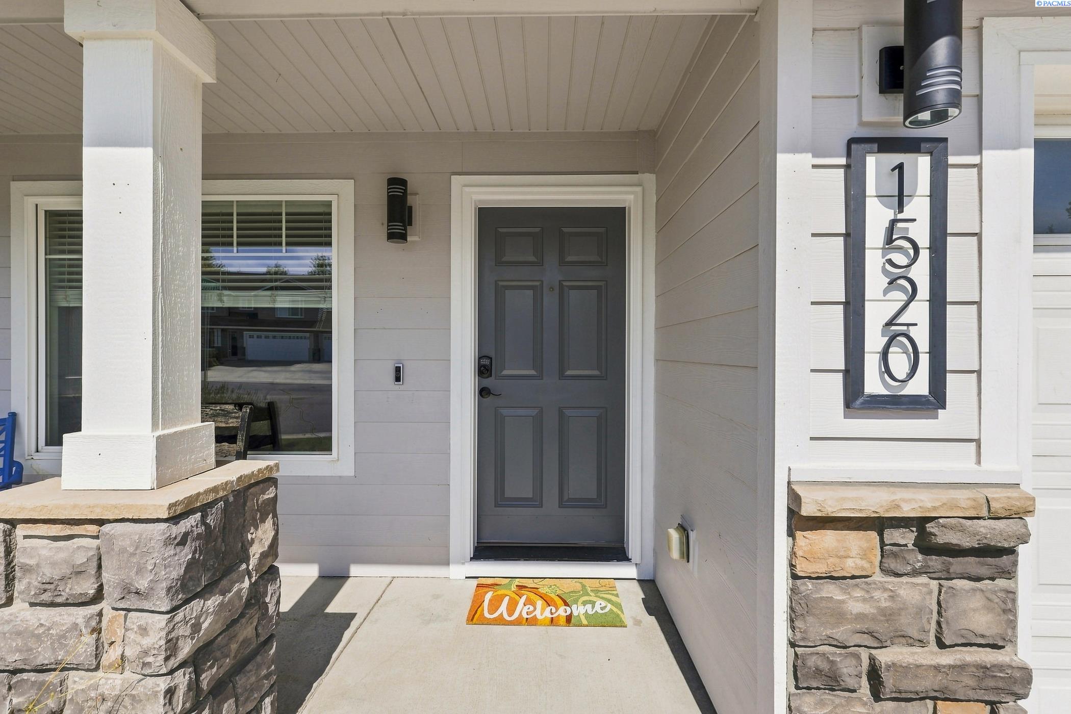 1520 W 40th Pl, Kennewick, WA 99337