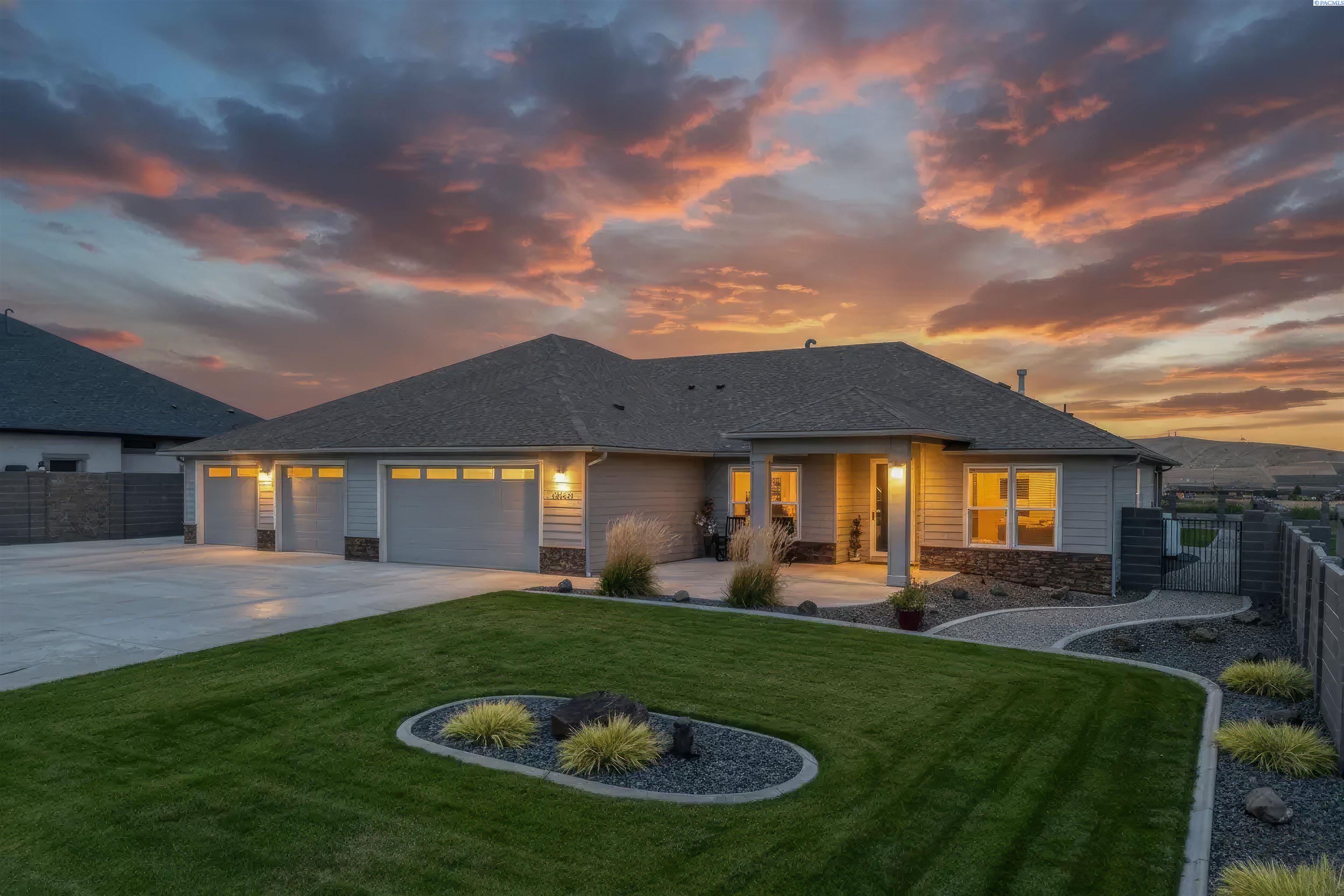 84906 E Wallowa Rd, Kennewick, WA 99338