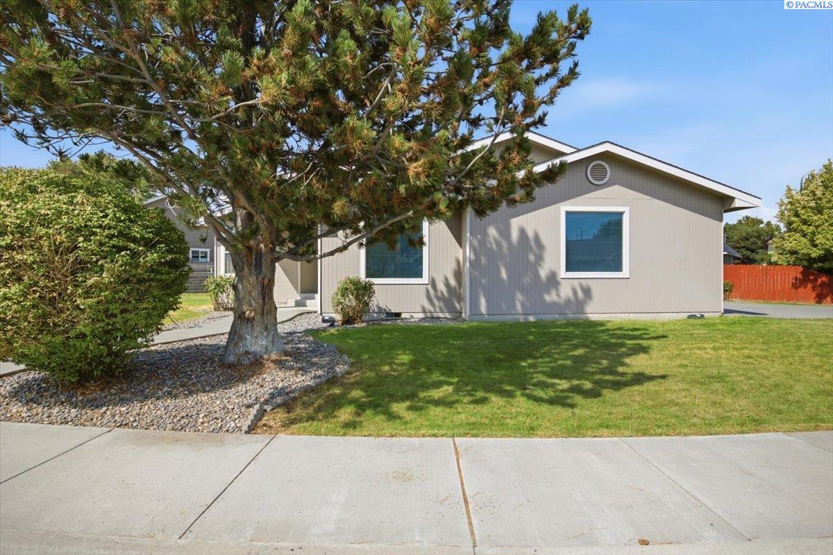 1906 W 22nd Ave, Kennewick, WA 99337