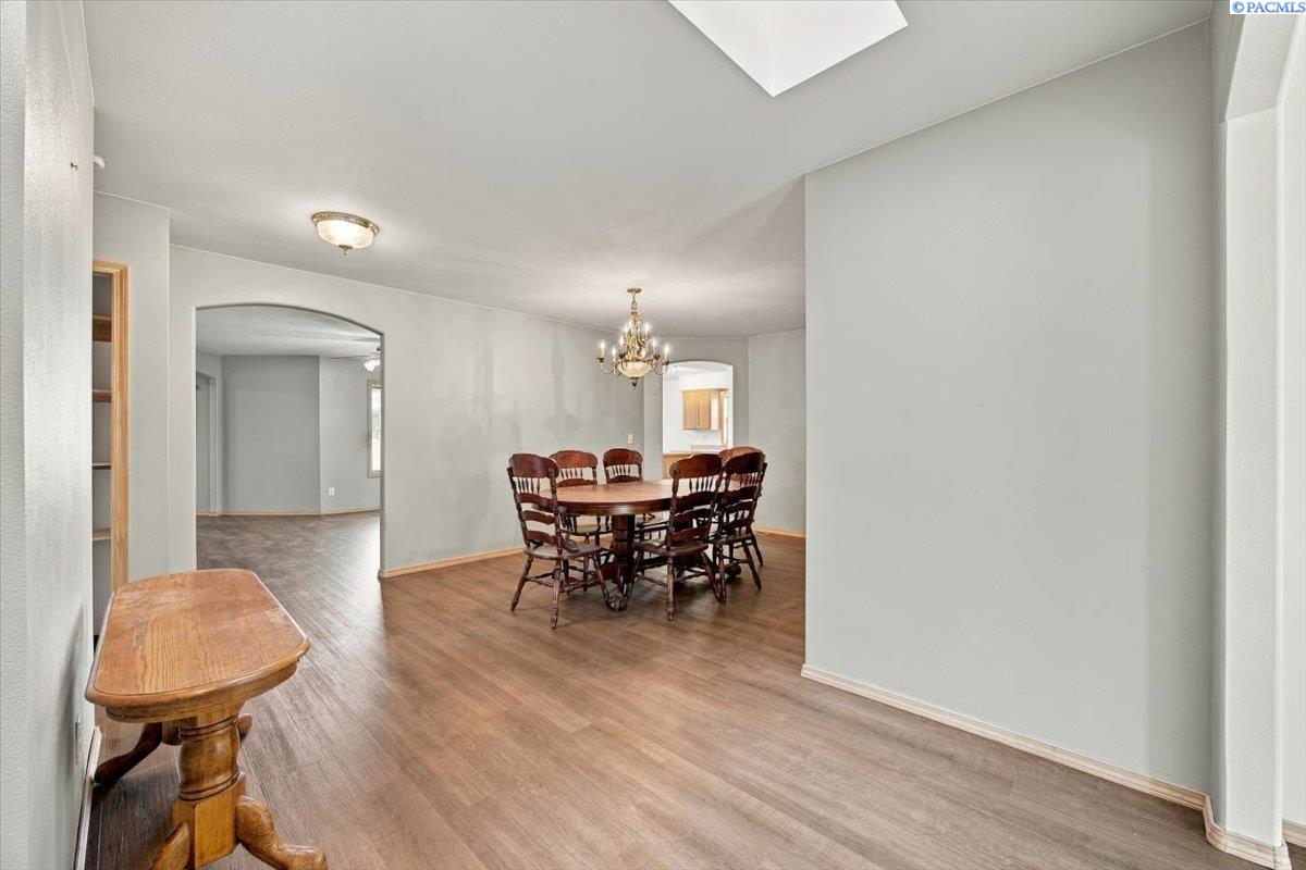 1906 W 22nd Ave, Kennewick, WA 99337