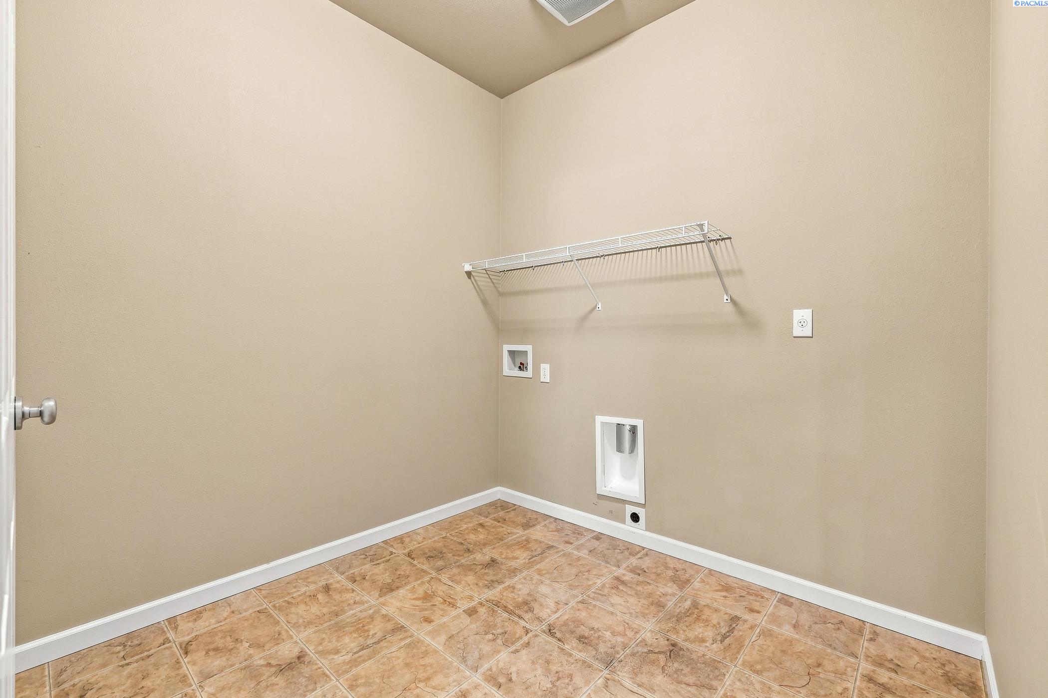4214 Road 105, Pasco, WA 99301