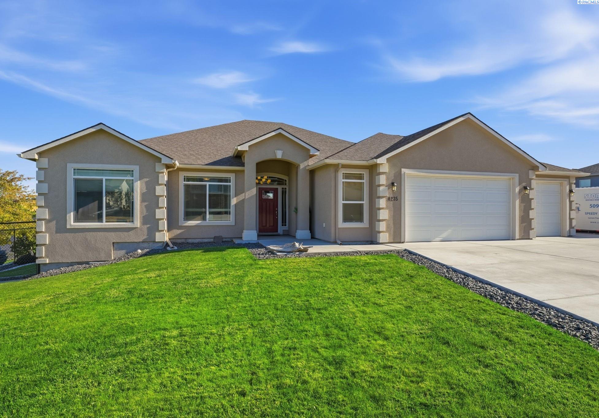 4235 Maple Ln, West Richland, WA 99353