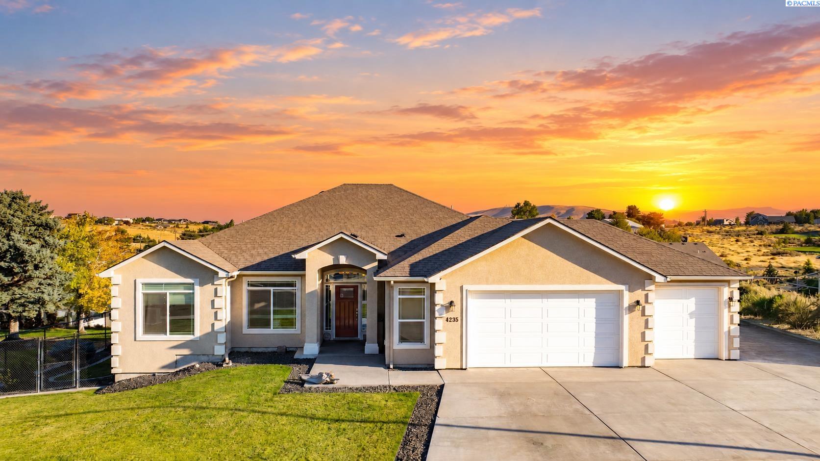 4235 Maple Ln, West Richland, WA 99353