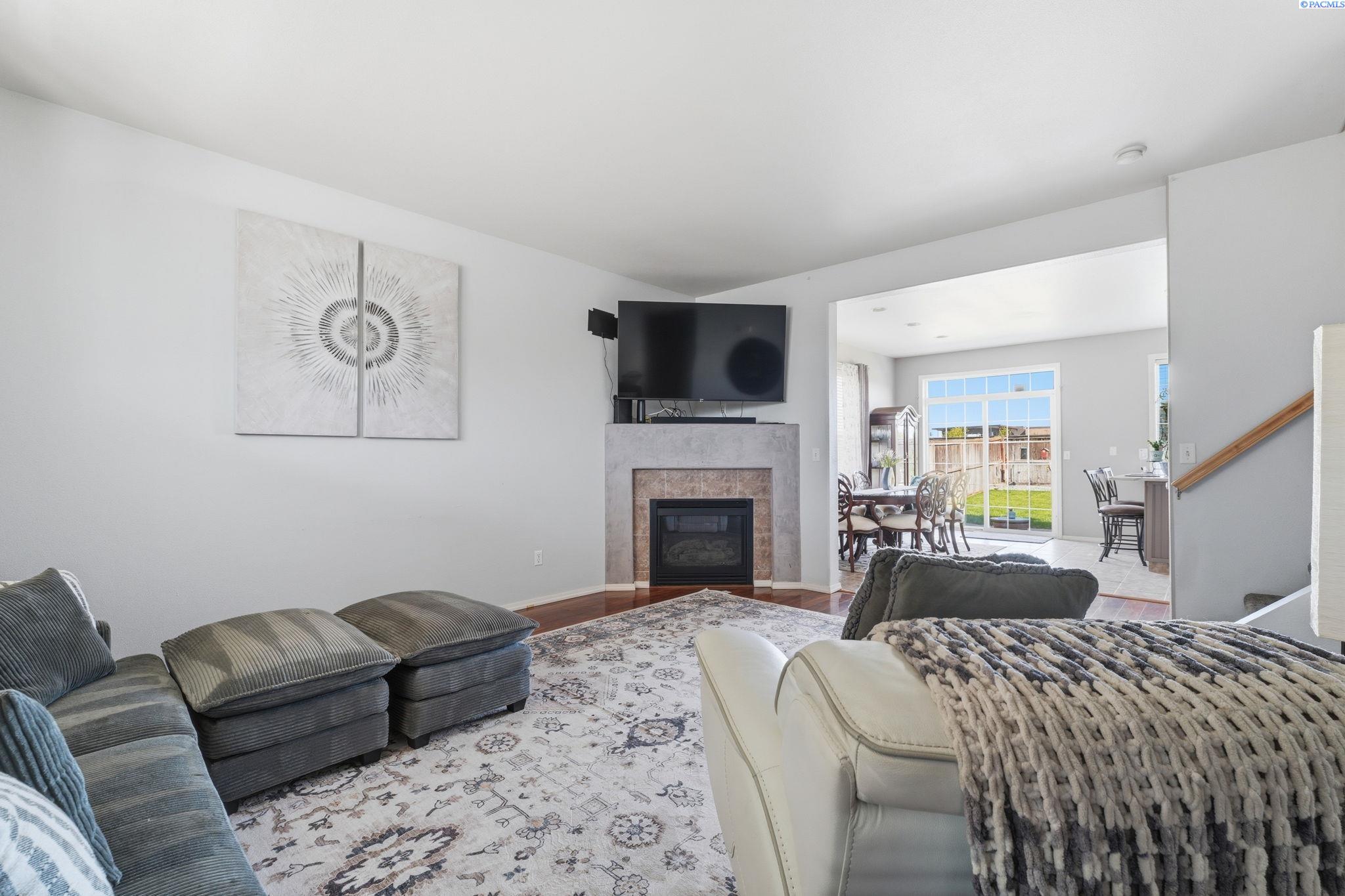 9819 Mustang Dr, Pasco, WA 99301