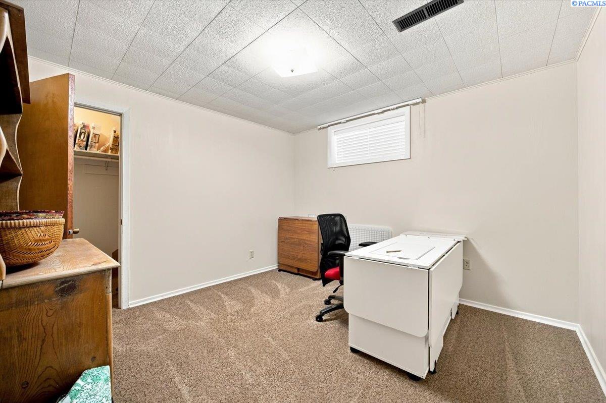 2217 Harris Ave, Richland, WA 99354-1911