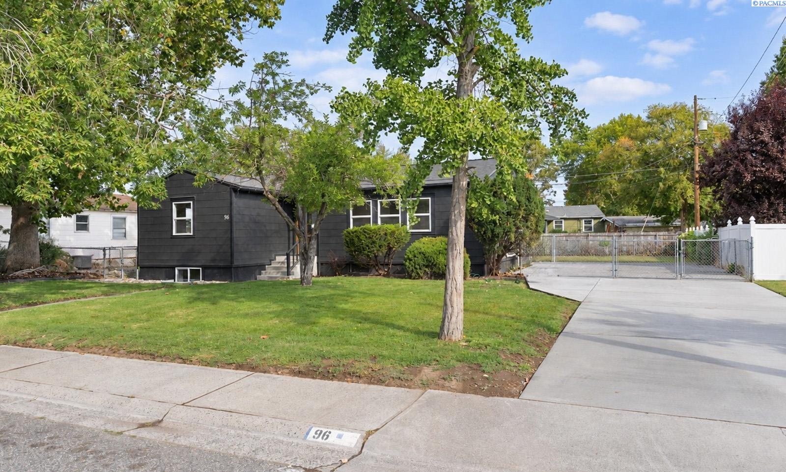 96 Waldron St, Richland, WA 99354