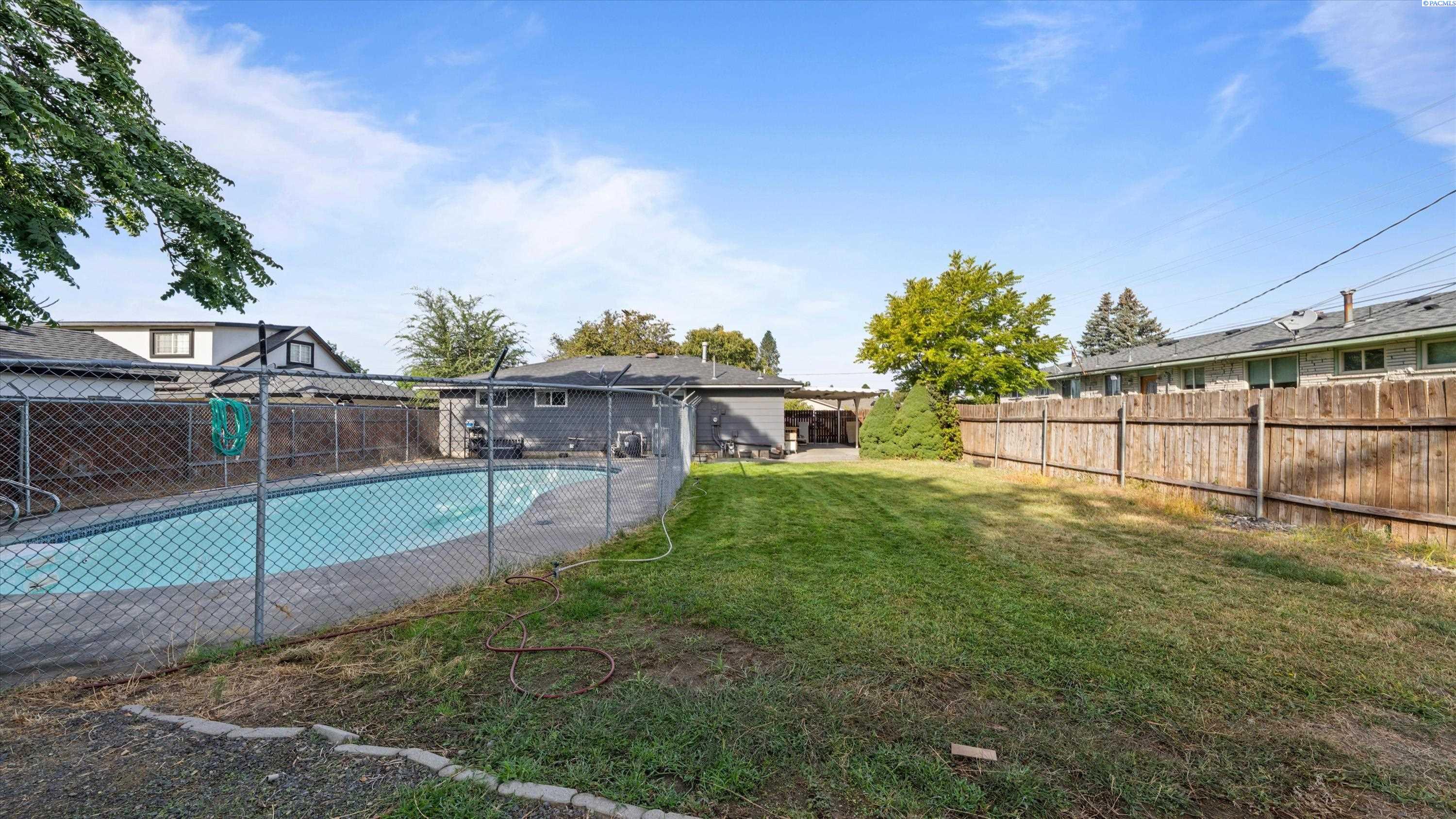 1751 N 24th Ave, Pasco, WA 99301
