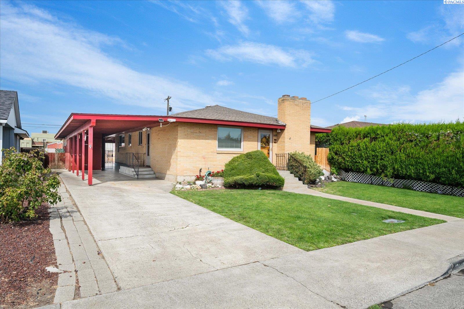 1823 W Brown St, Pasco, WA 99301