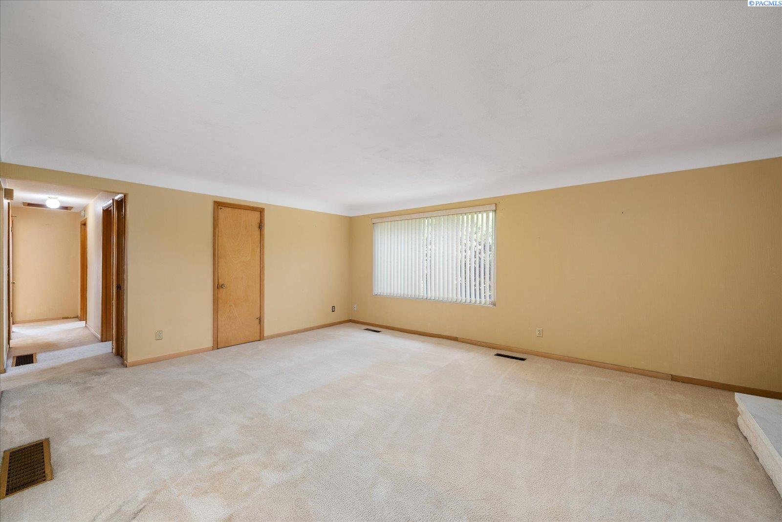 1823 W Brown St, Pasco, WA 99301