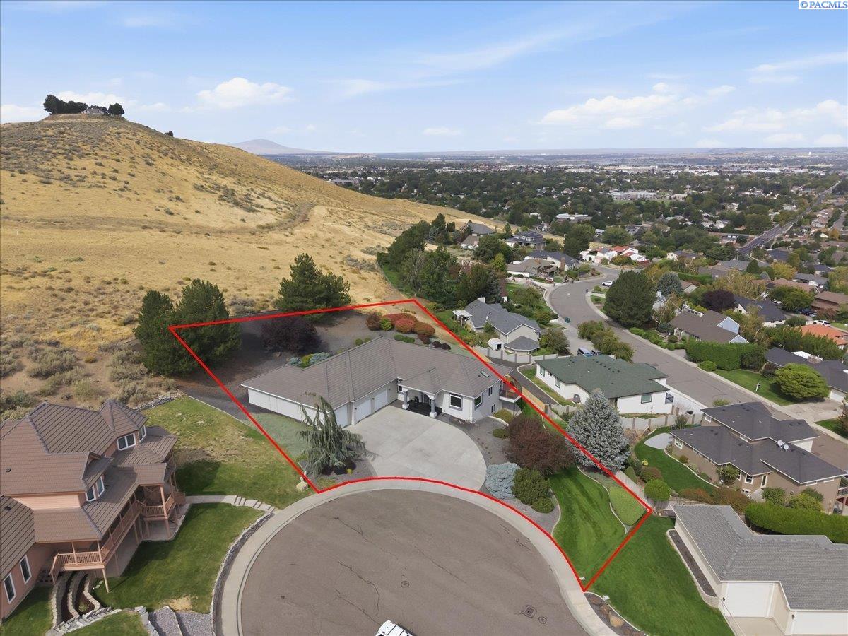 2716 S Irving St, Kennewick, WA 99338