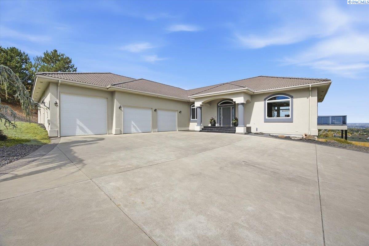 2716 S Irving St, Kennewick, WA 99338