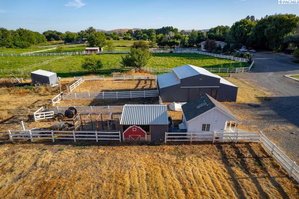 96305 N Yakima River Dr, West Richland, WA 99353