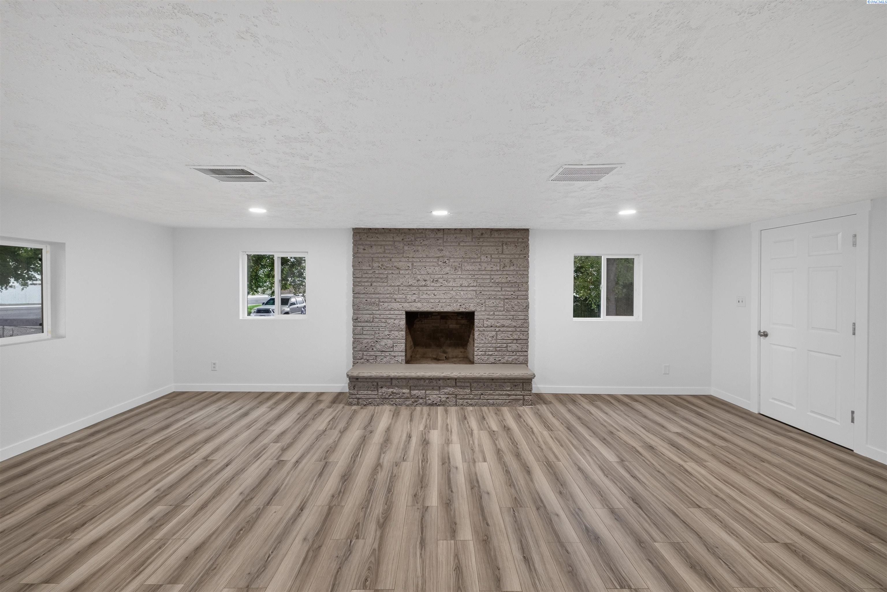 6605 Argent Rd, Pasco, WA 99301