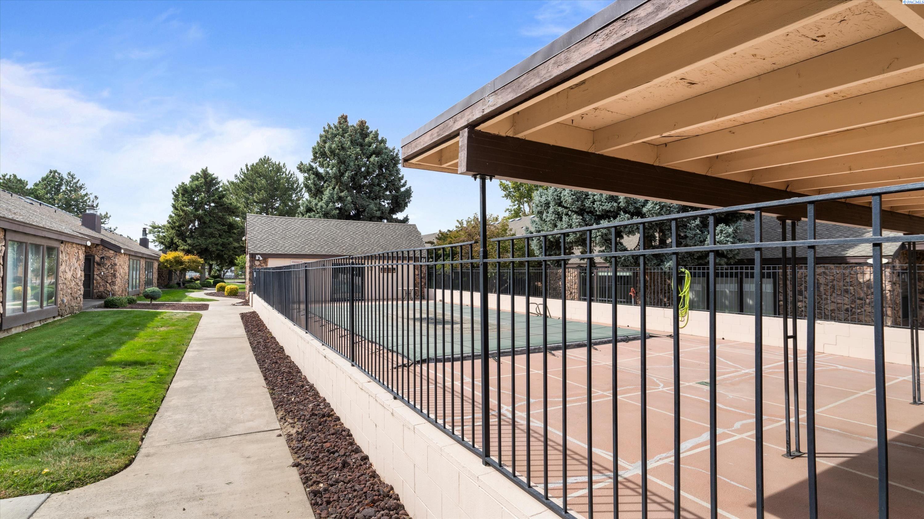 4214 W Klamath Ave #B1, Kennewick, WA 99336