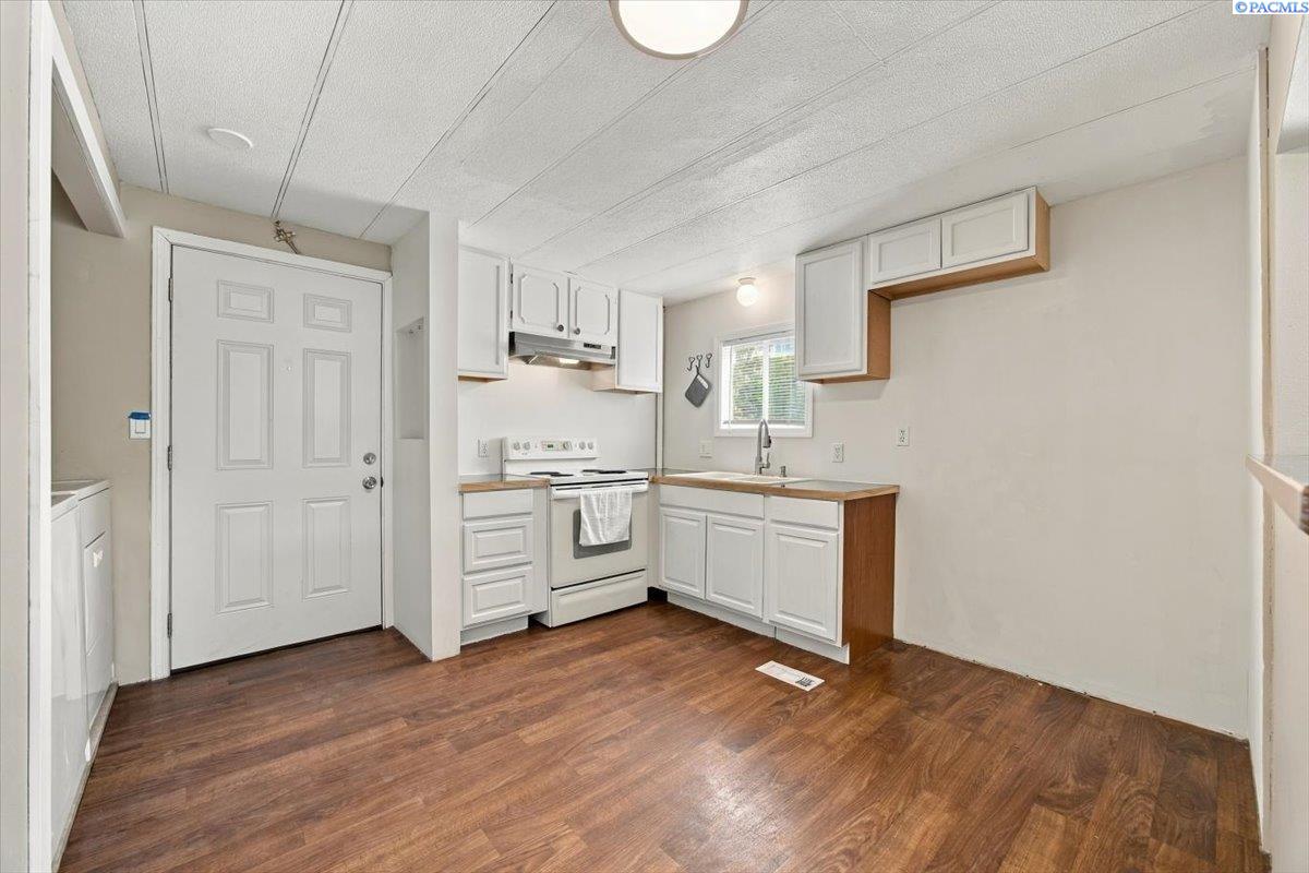 2021 Mahan Ave #F8, Richland, WA 99352