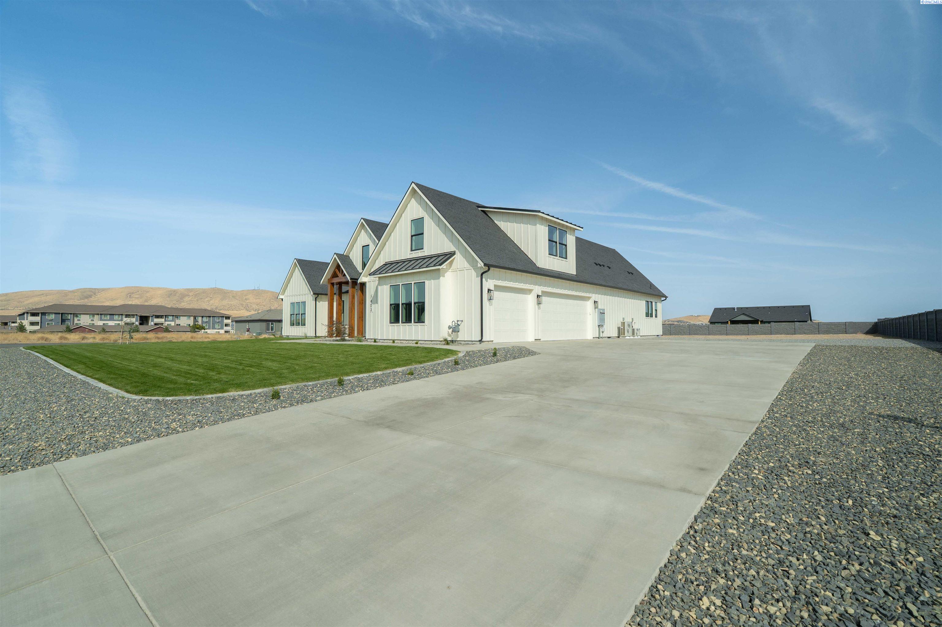 7403 Haystack St, Kennewick, WA 99338