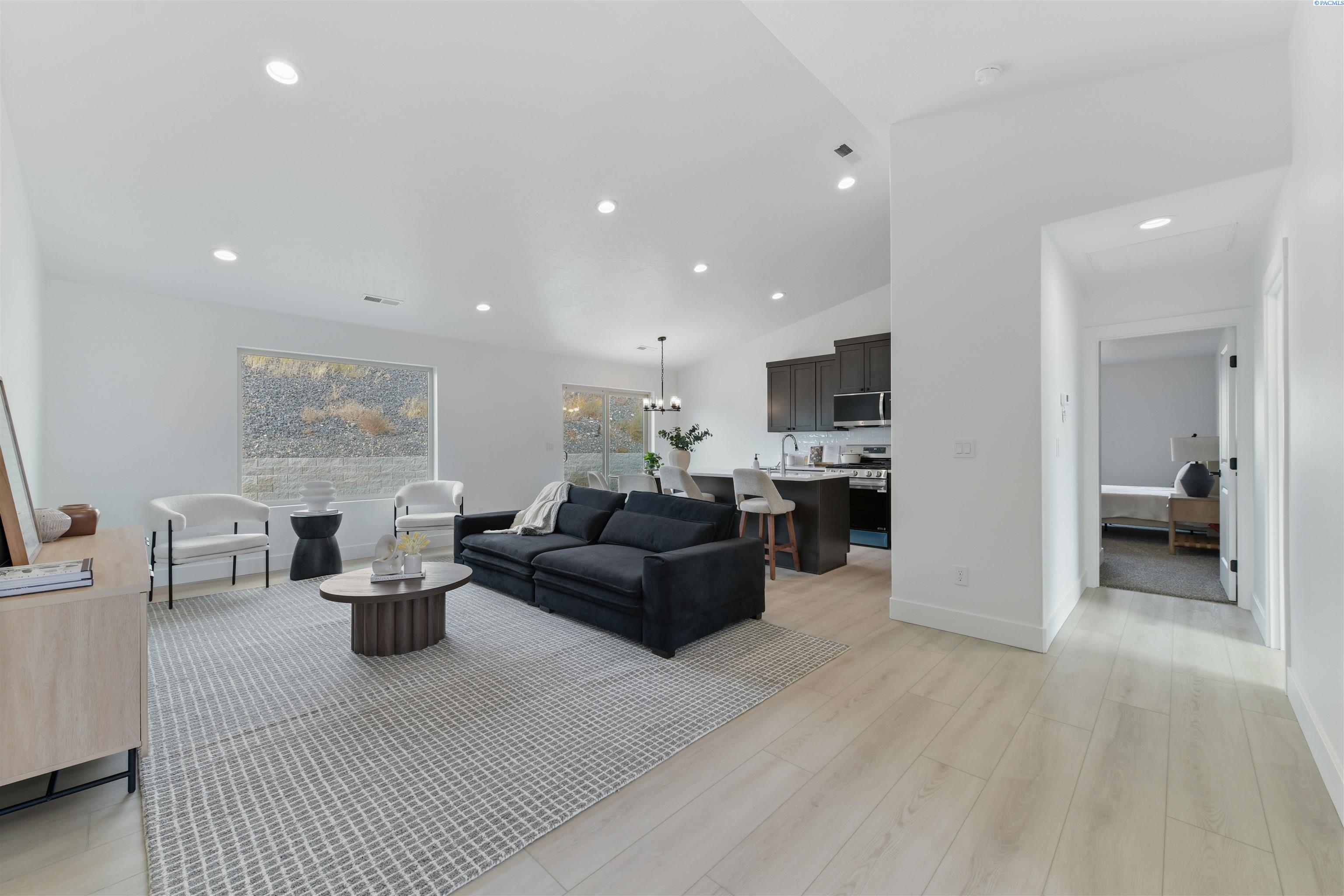 6254 W 28th Ave, Kennewick, WA 99338