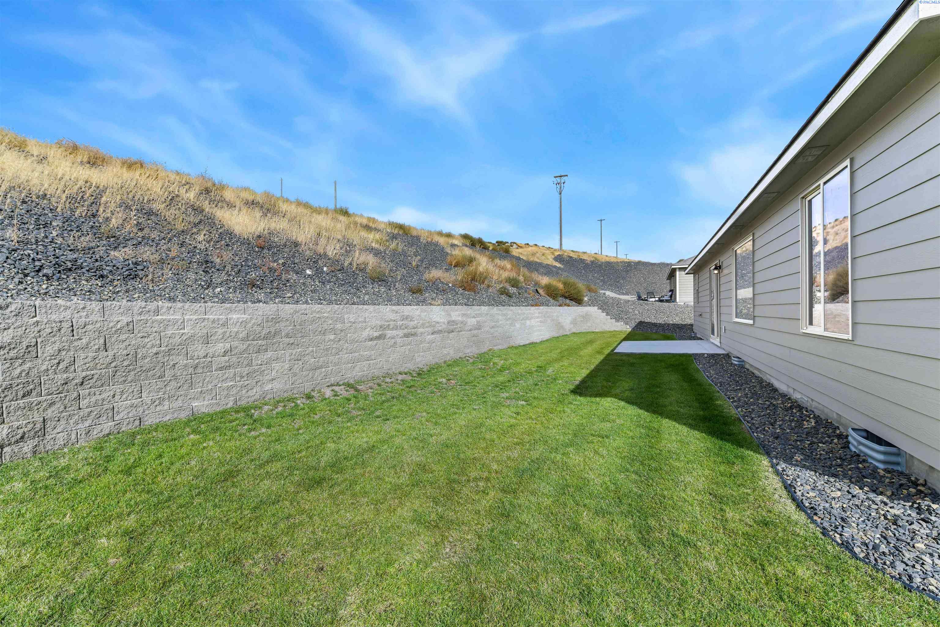 6254 W 28th Ave, Kennewick, WA 99338