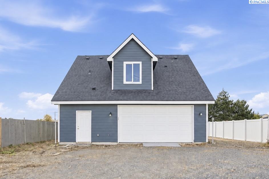 4406 Mount Adams View Dr, West Richland, WA 99353
