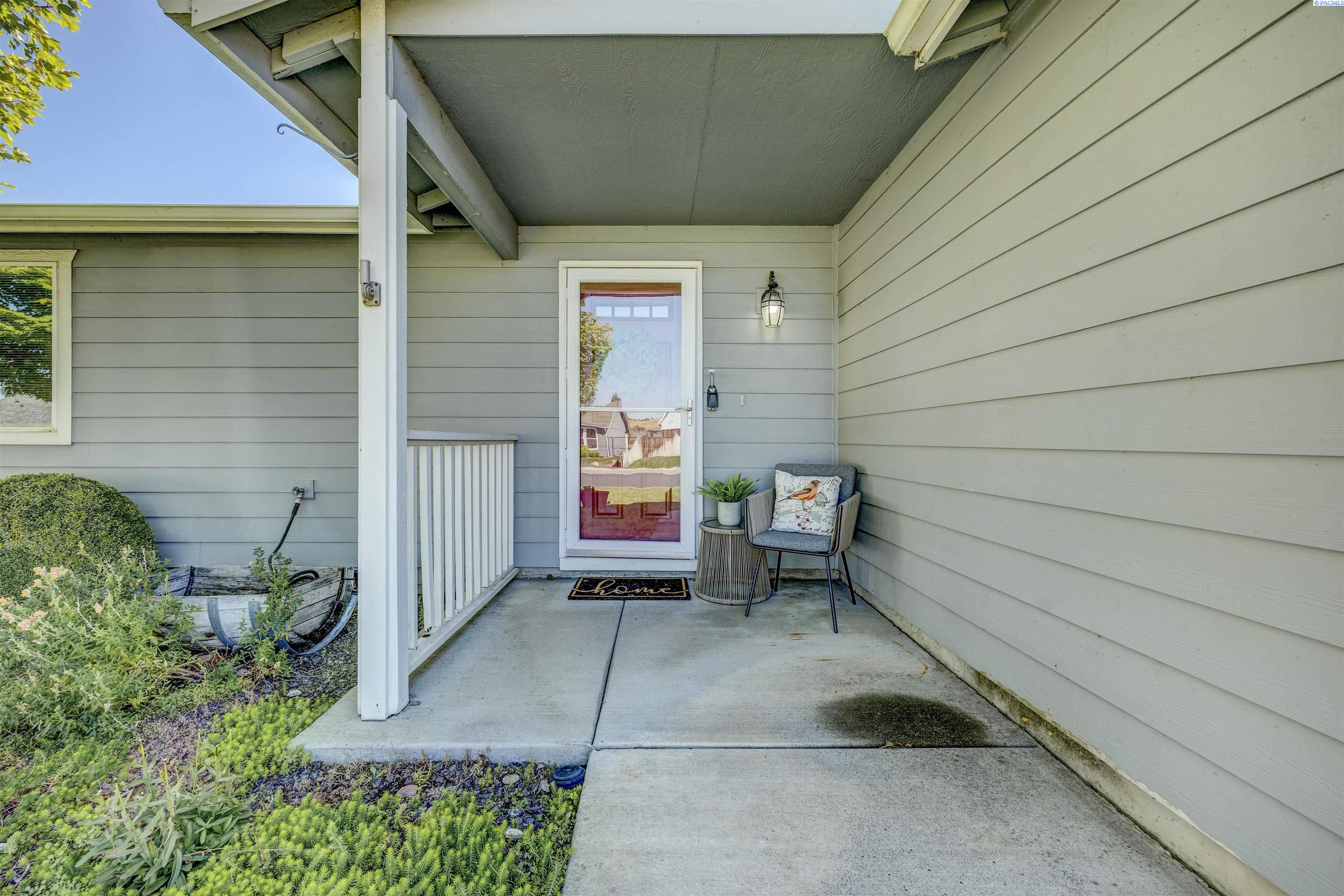 590 Tanglewood Dr, Richland, WA 99352