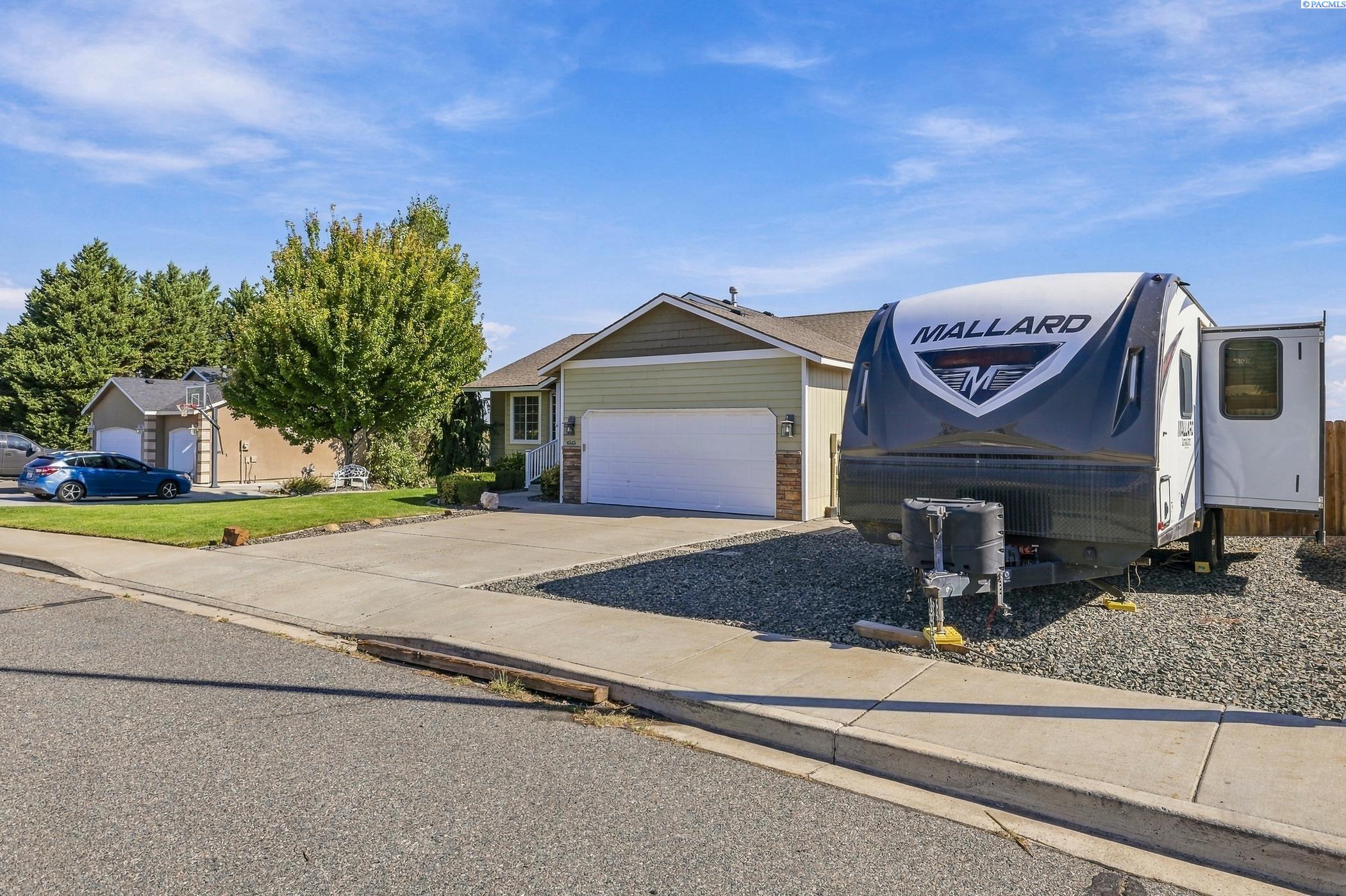 4515 Tusayan Dr, Pasco, WA 99301-8237