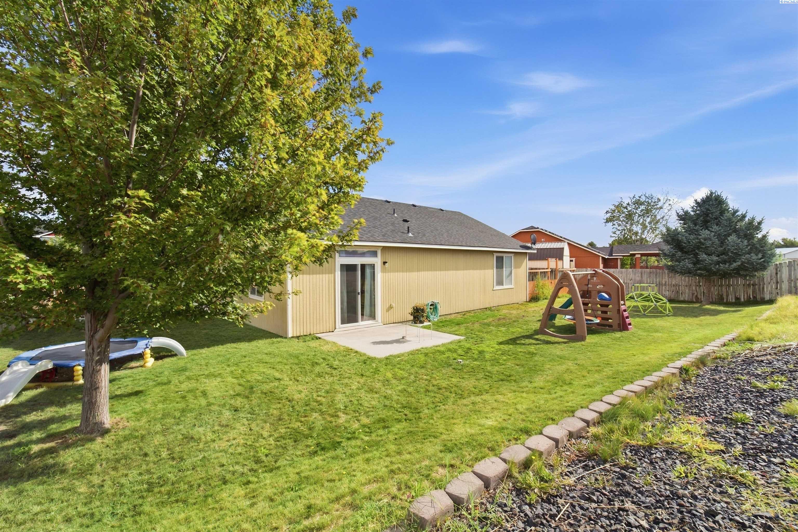5103 Pinehurst St, West Richland, WA 99353