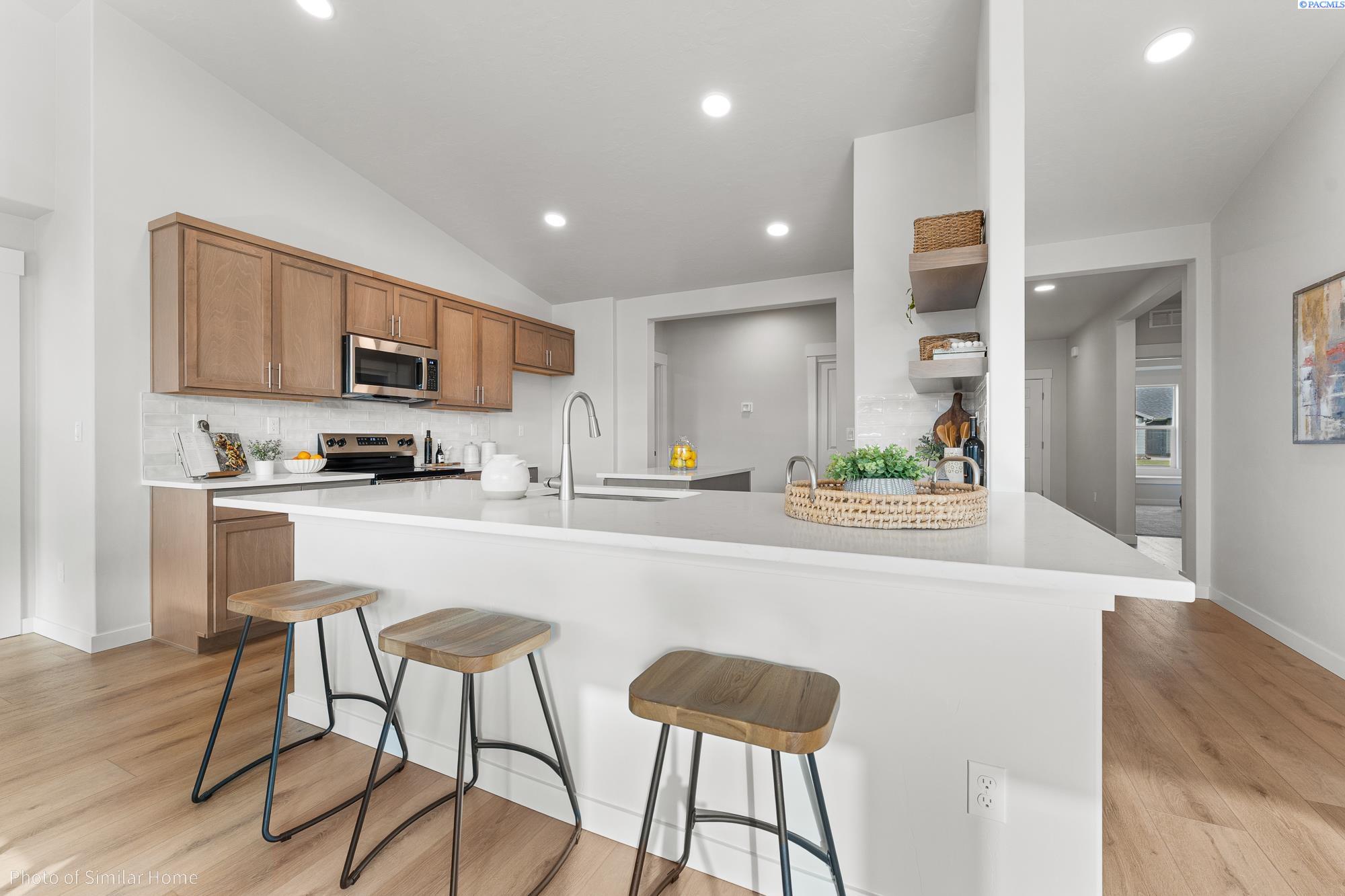 7052 W 24th Ave, Kennewick, WA 99338