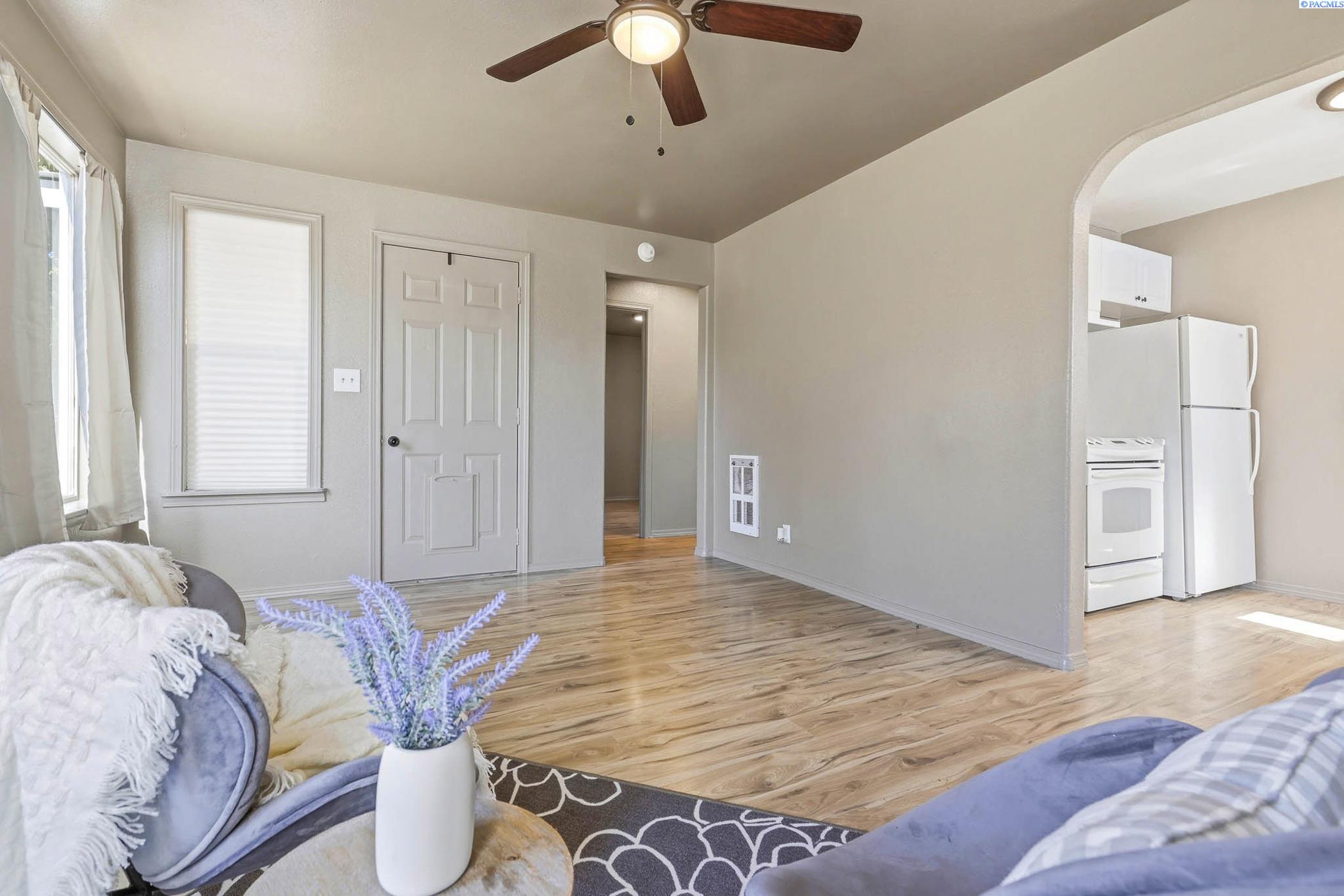 908 Chris Ave, Benton City, WA 99320