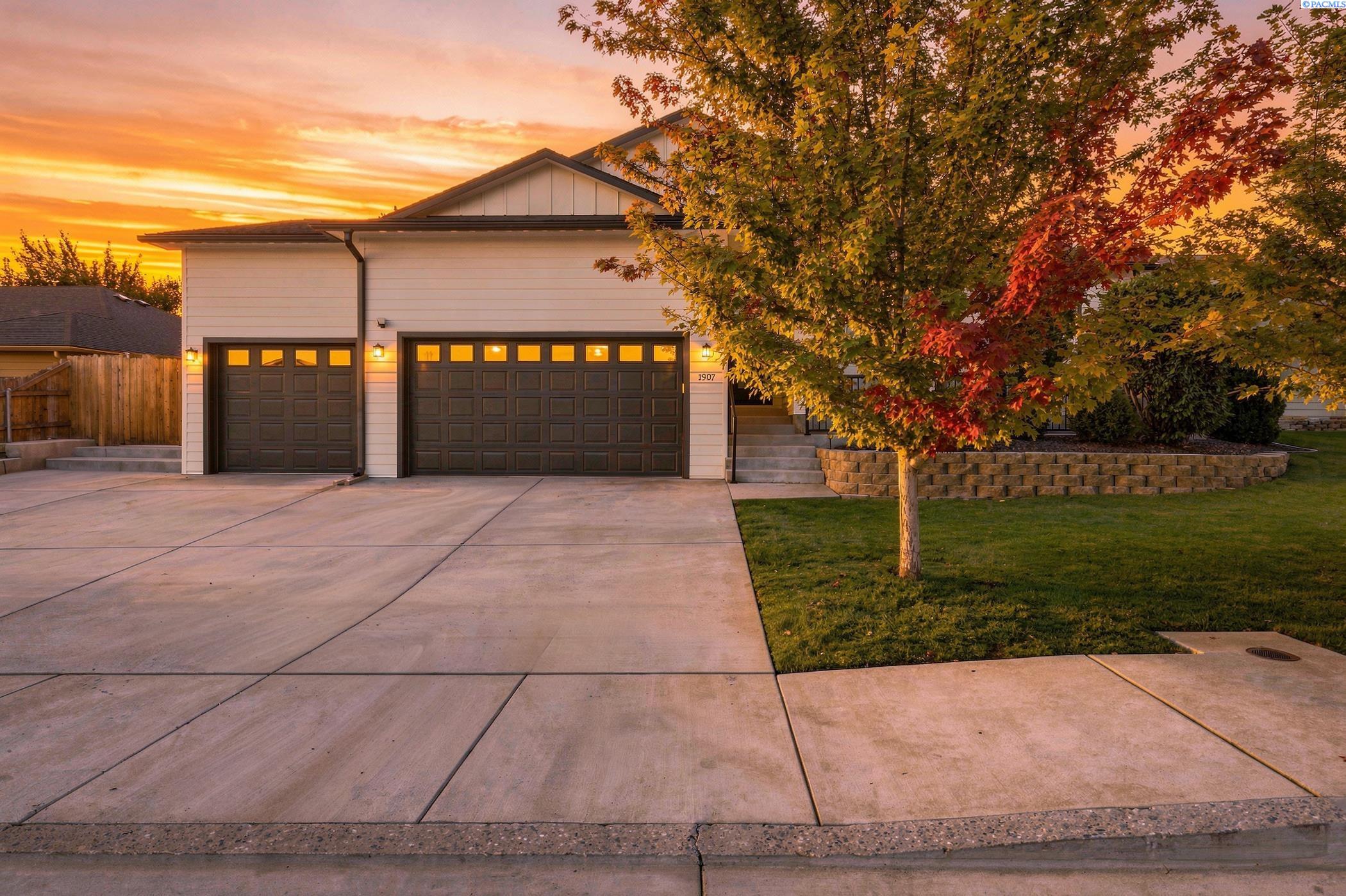 1907 W 39th Ave, Kennewick, WA 99337