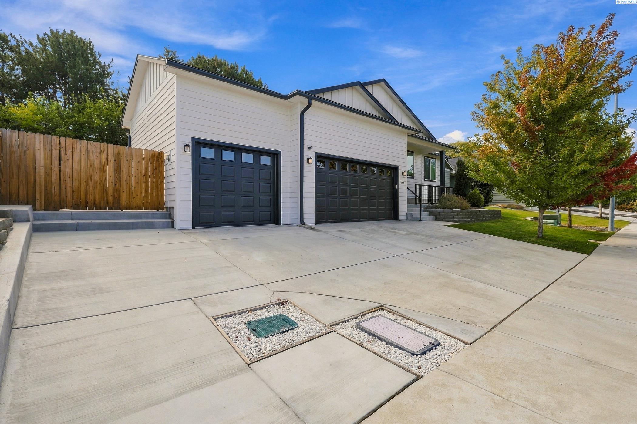 1907 W 39th Ave, Kennewick, WA 99337