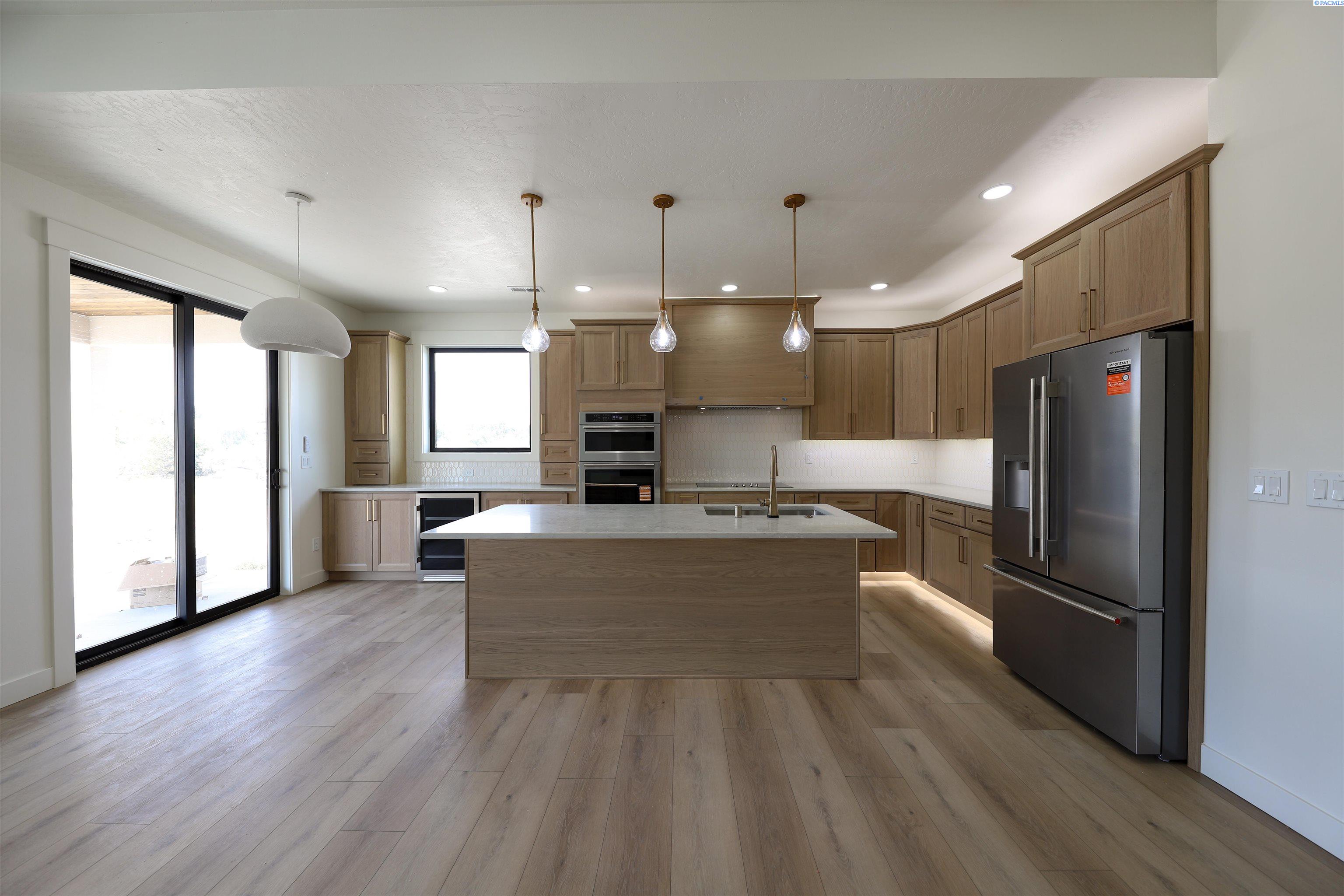 4138 S Kingwood St, Kennewick, WA 99337