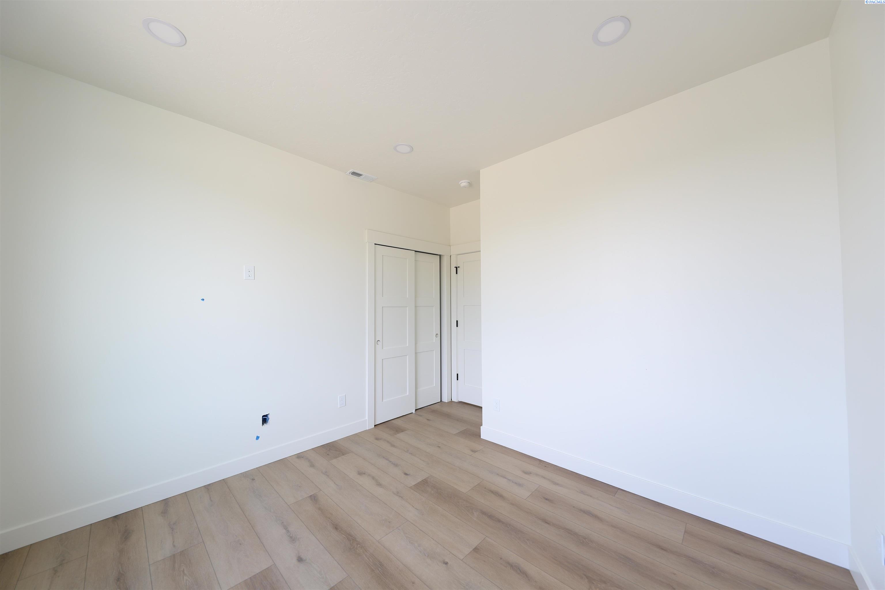 4138 S Kingwood St, Kennewick, WA 99337