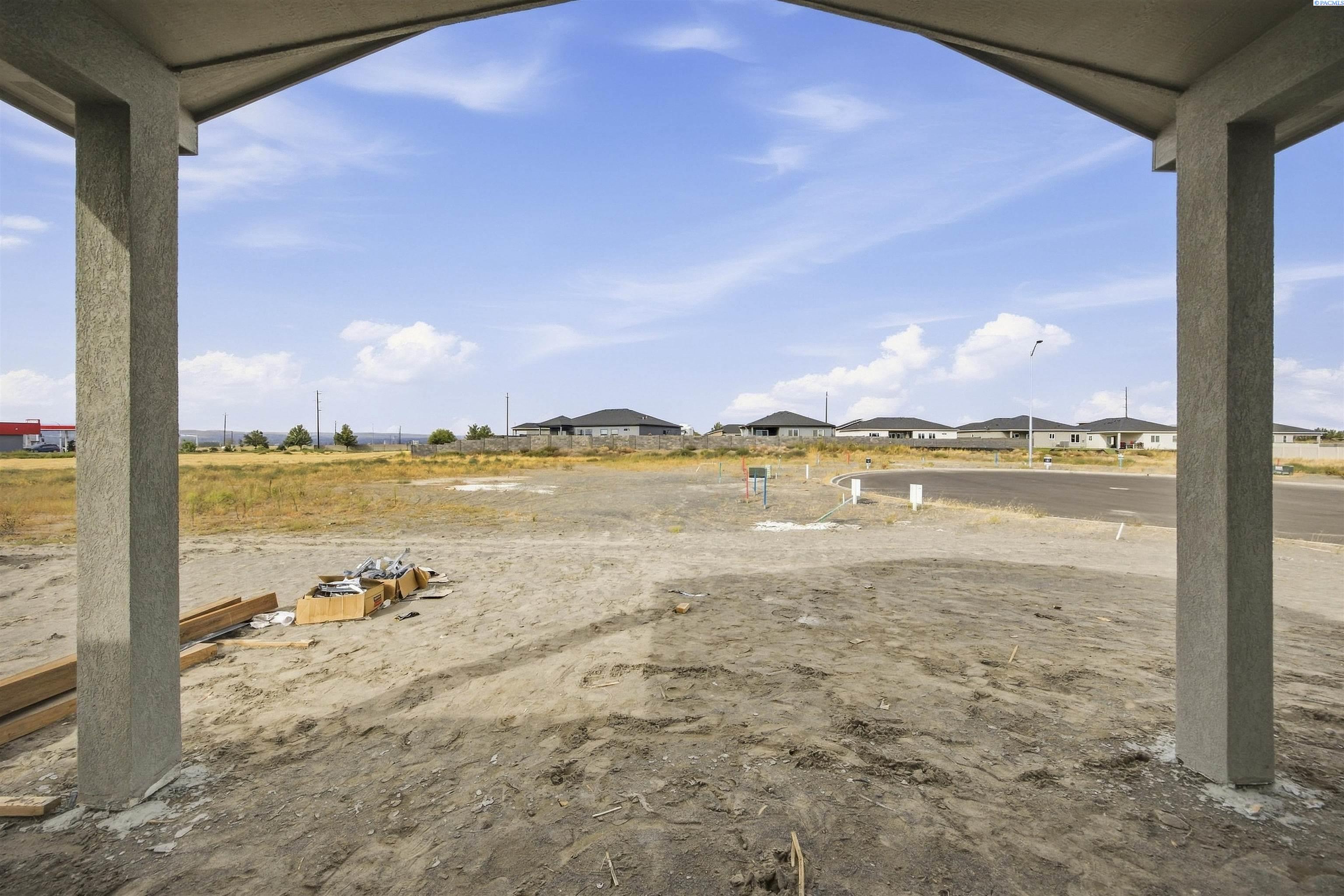 618 Eureka Ave, Pasco, WA 99301