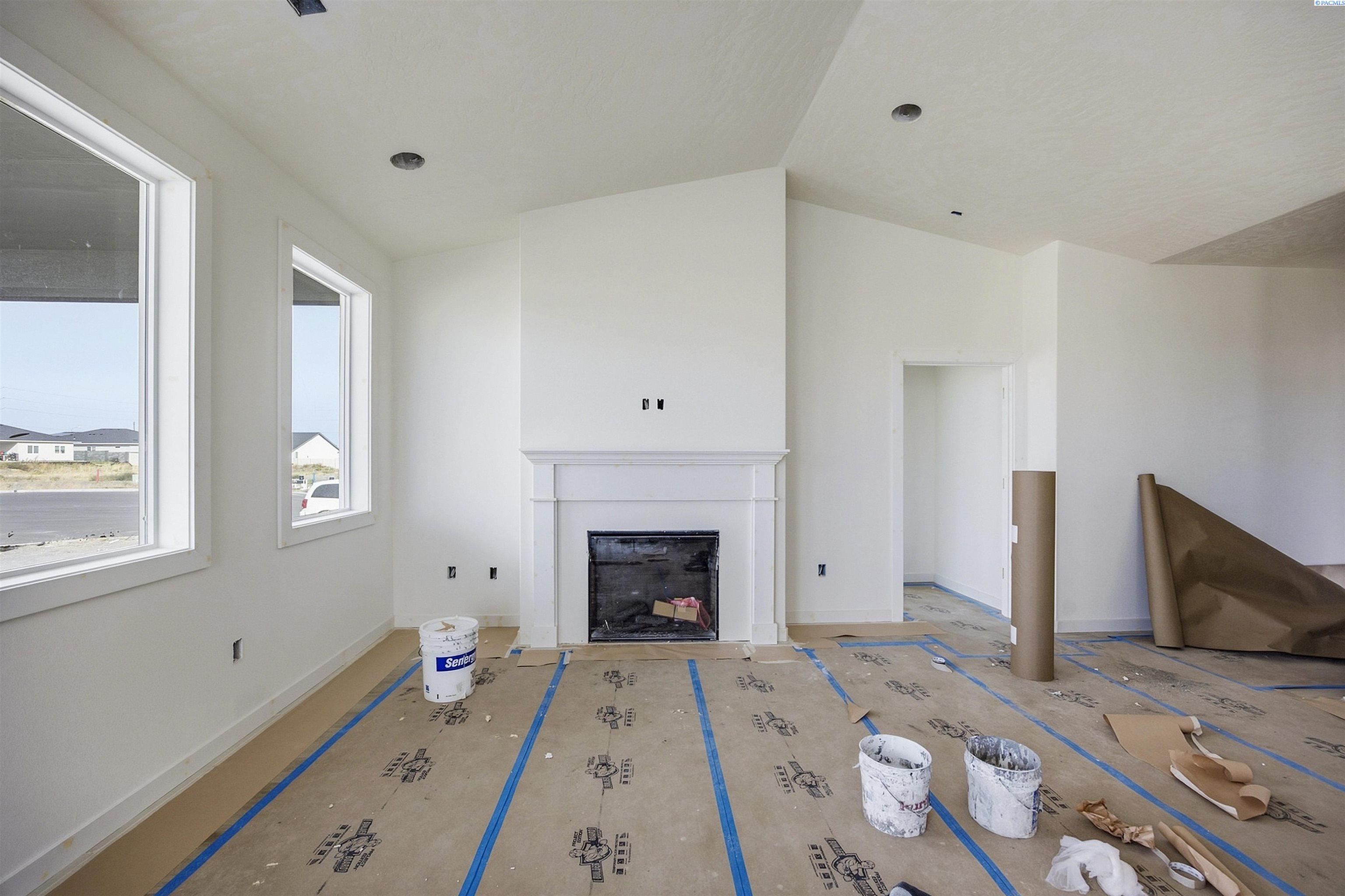 618 Eureka Ave, Pasco, WA 99301