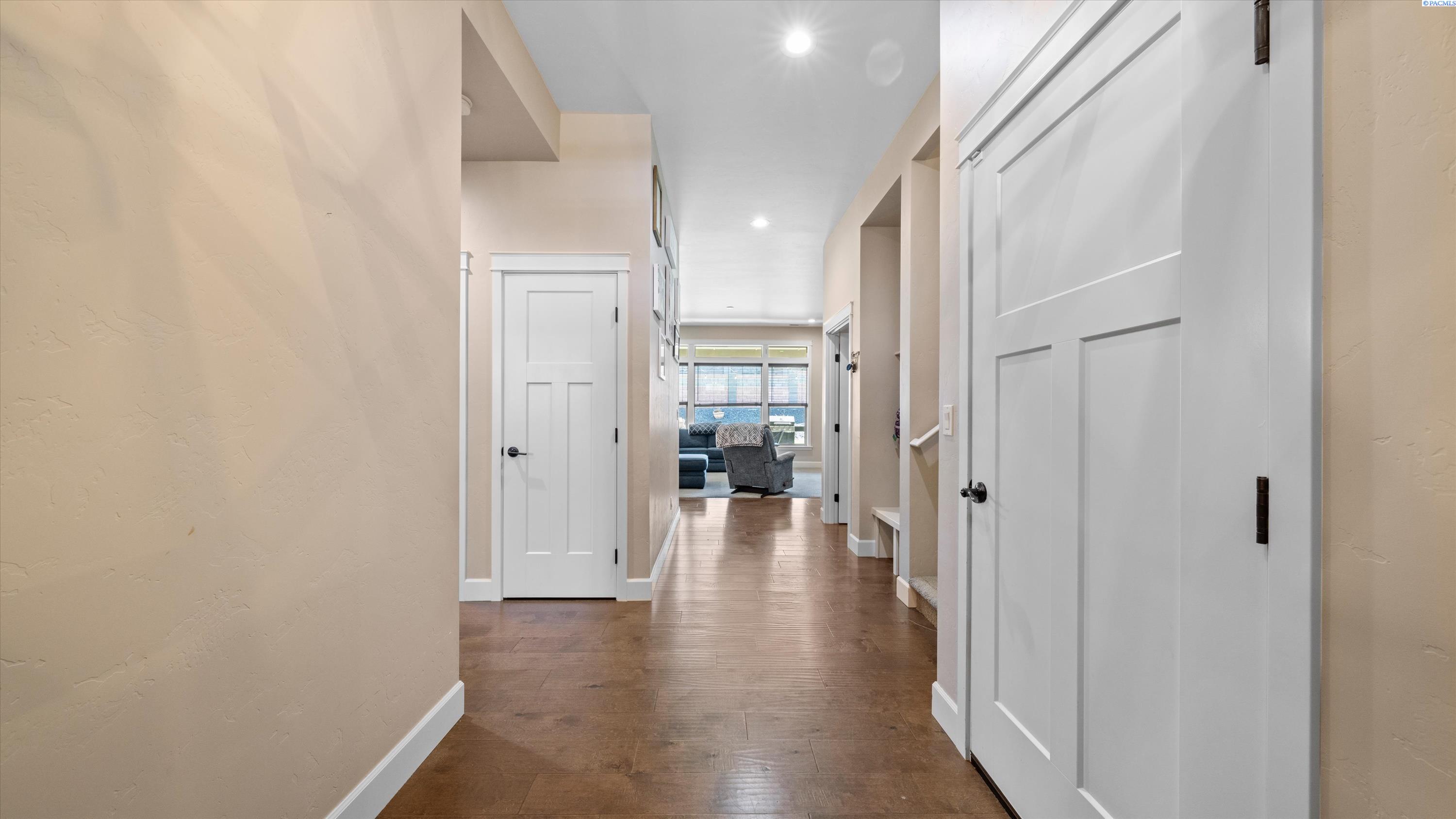 7001 W 32nd Ave, Kennewick, WA 99338