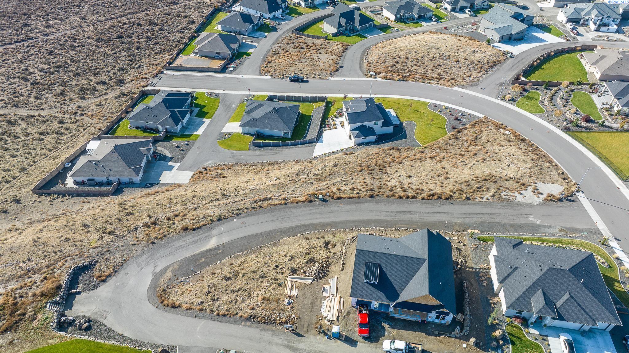 1013 Sagebluff Ln, Richland, WA 99352