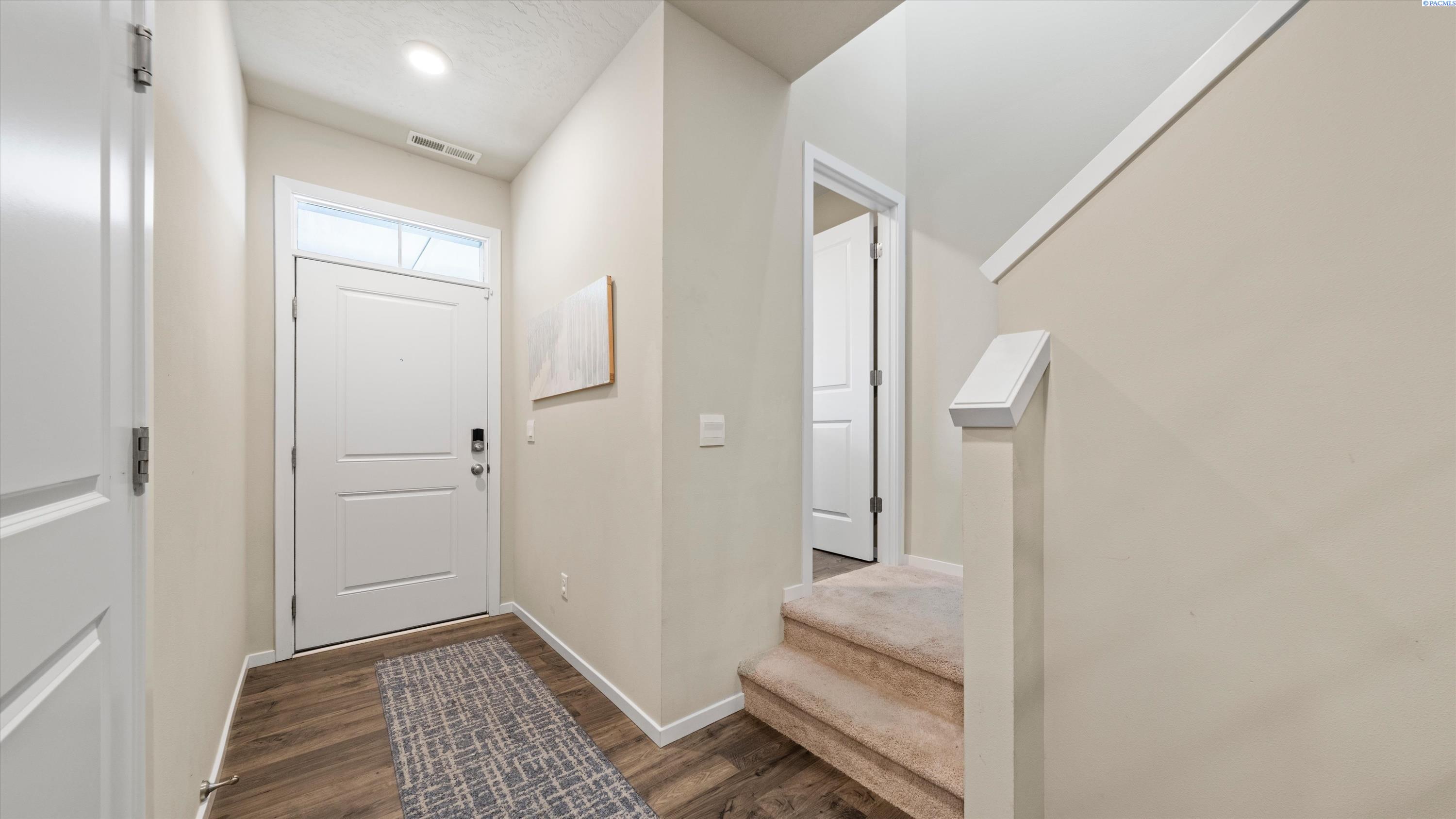 8072 Ranchland Ln, West Richland, WA 99353
