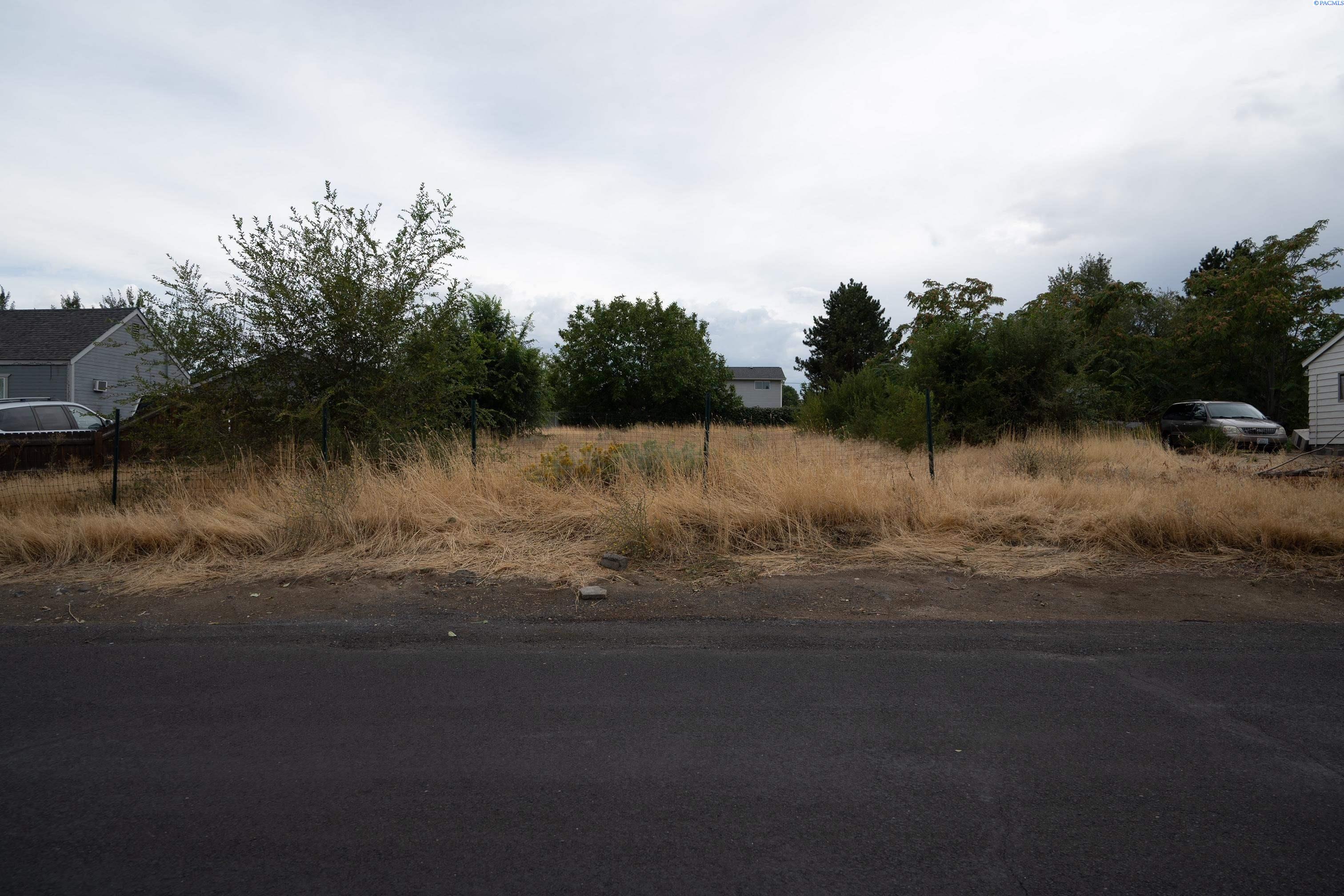 NKA W Rio Grande Ave, Kennewick, WA 99337