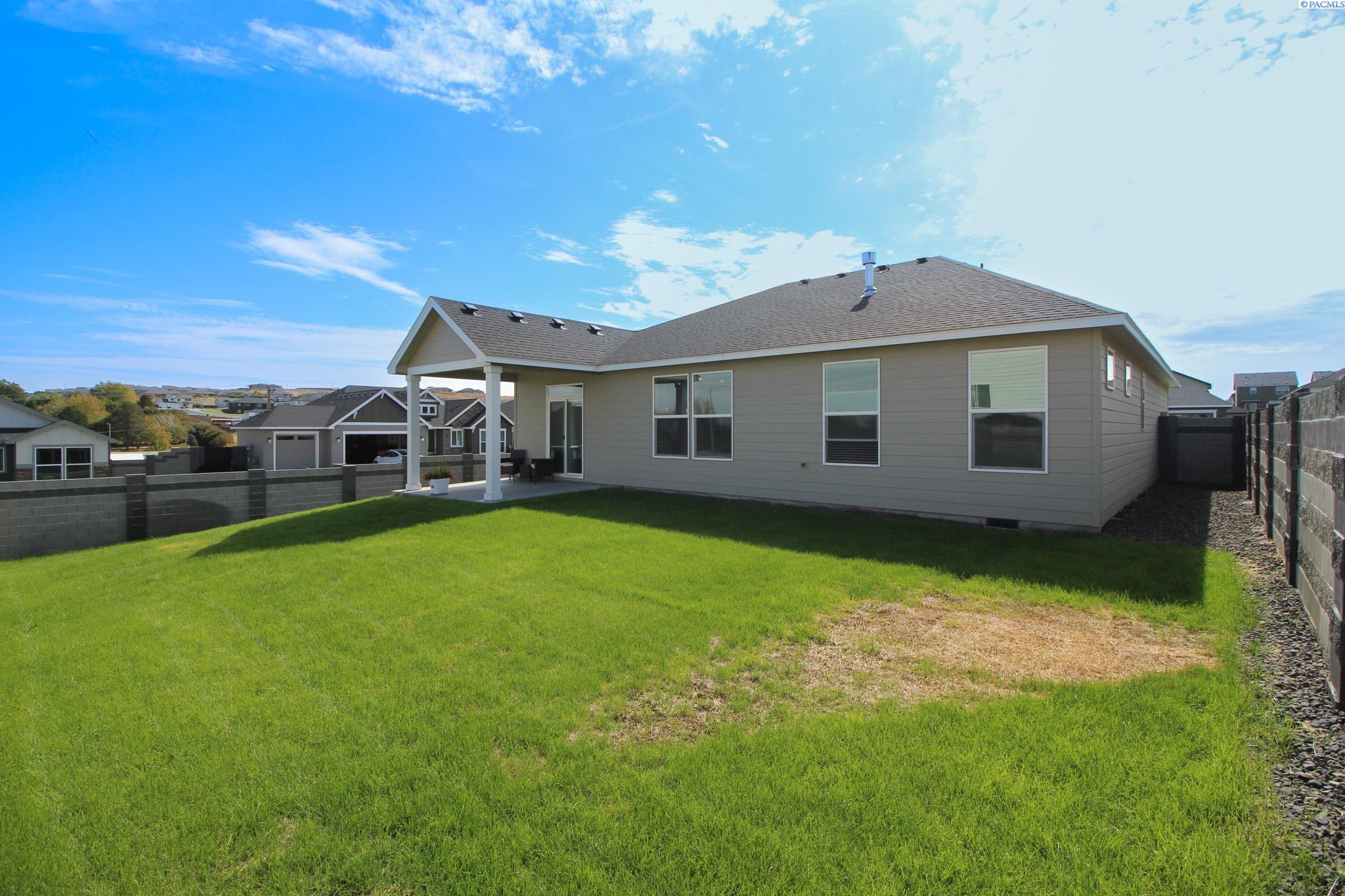 7788 Cardinal Peak St, West Richland, WA 99353