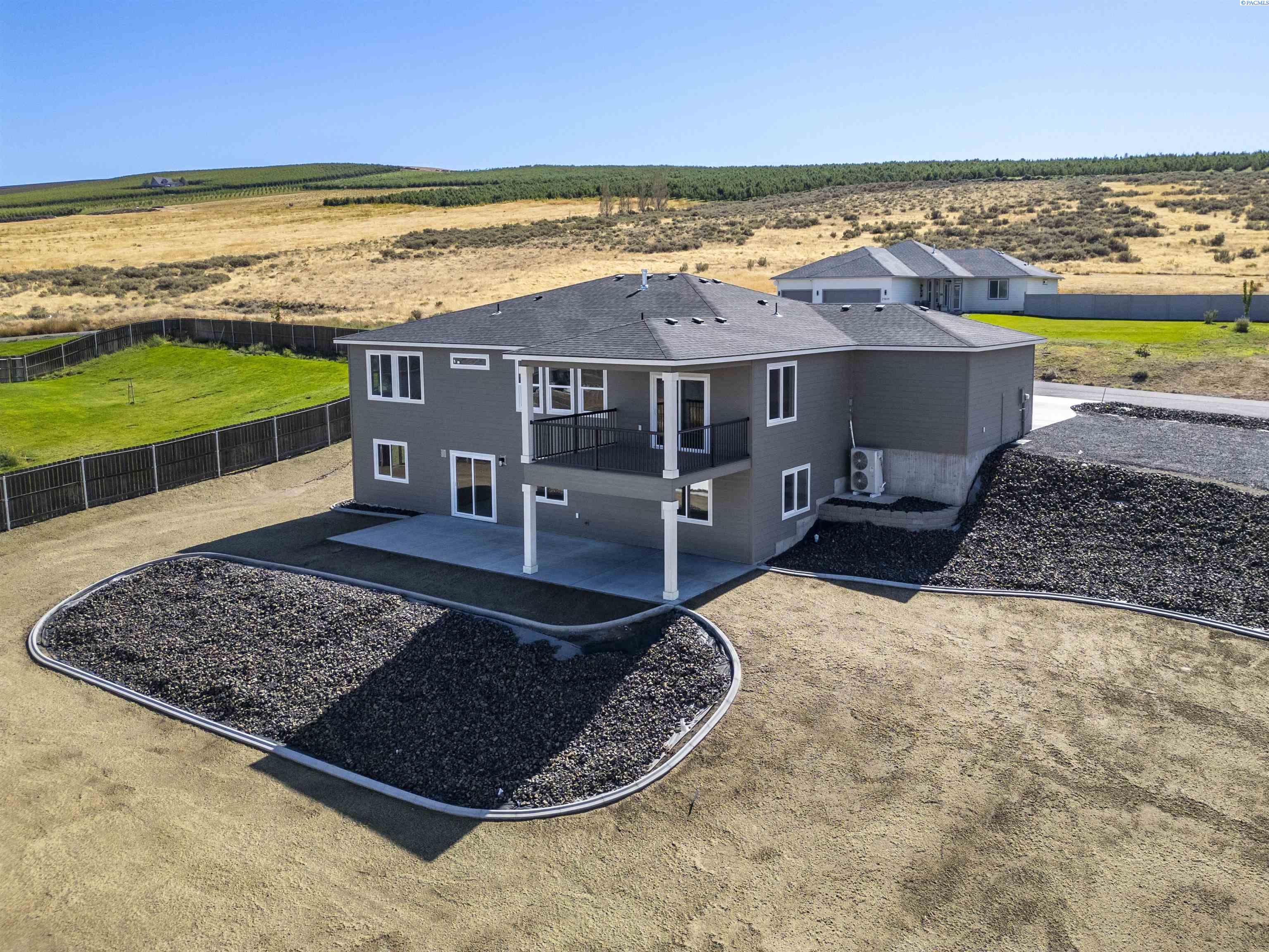 21708 E Plum Pl, Benton City, WA 99320