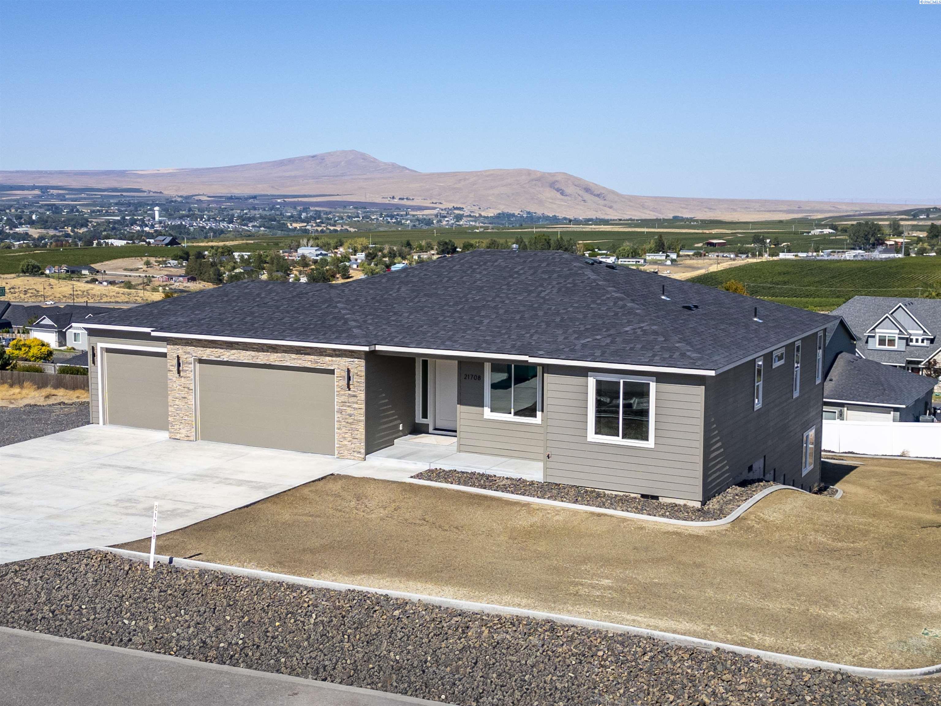 21708 E Plum Pl, Benton City, WA 99320