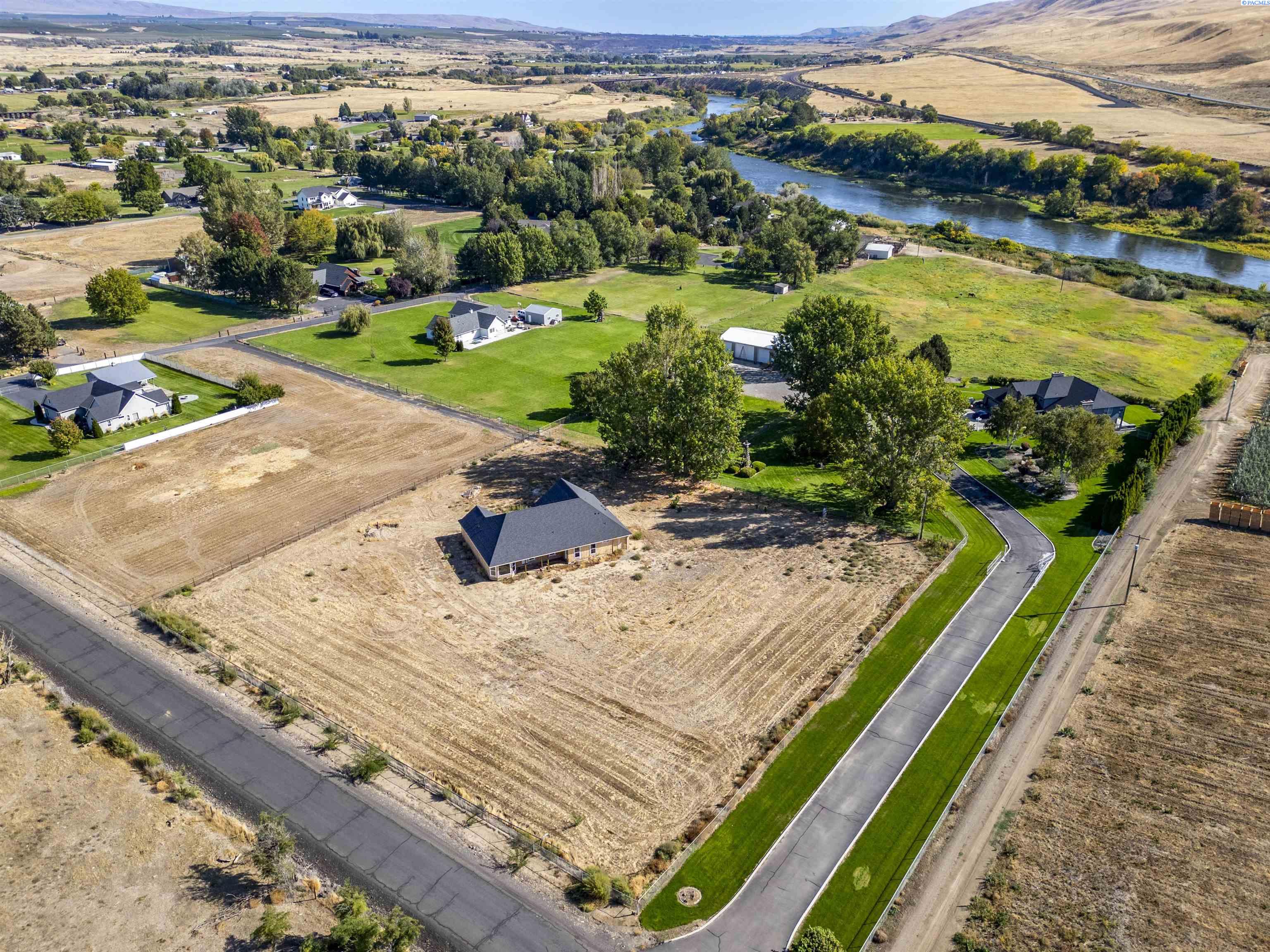 90404 W Hess Rd, Prosser, WA 99350