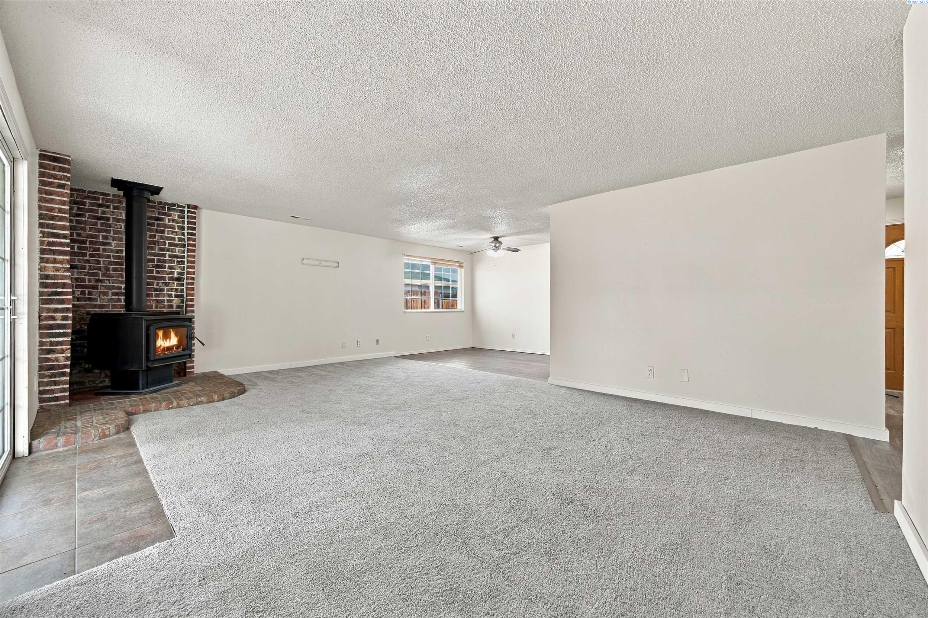 316 S Neel St, Kennewick, WA 99336-4237
