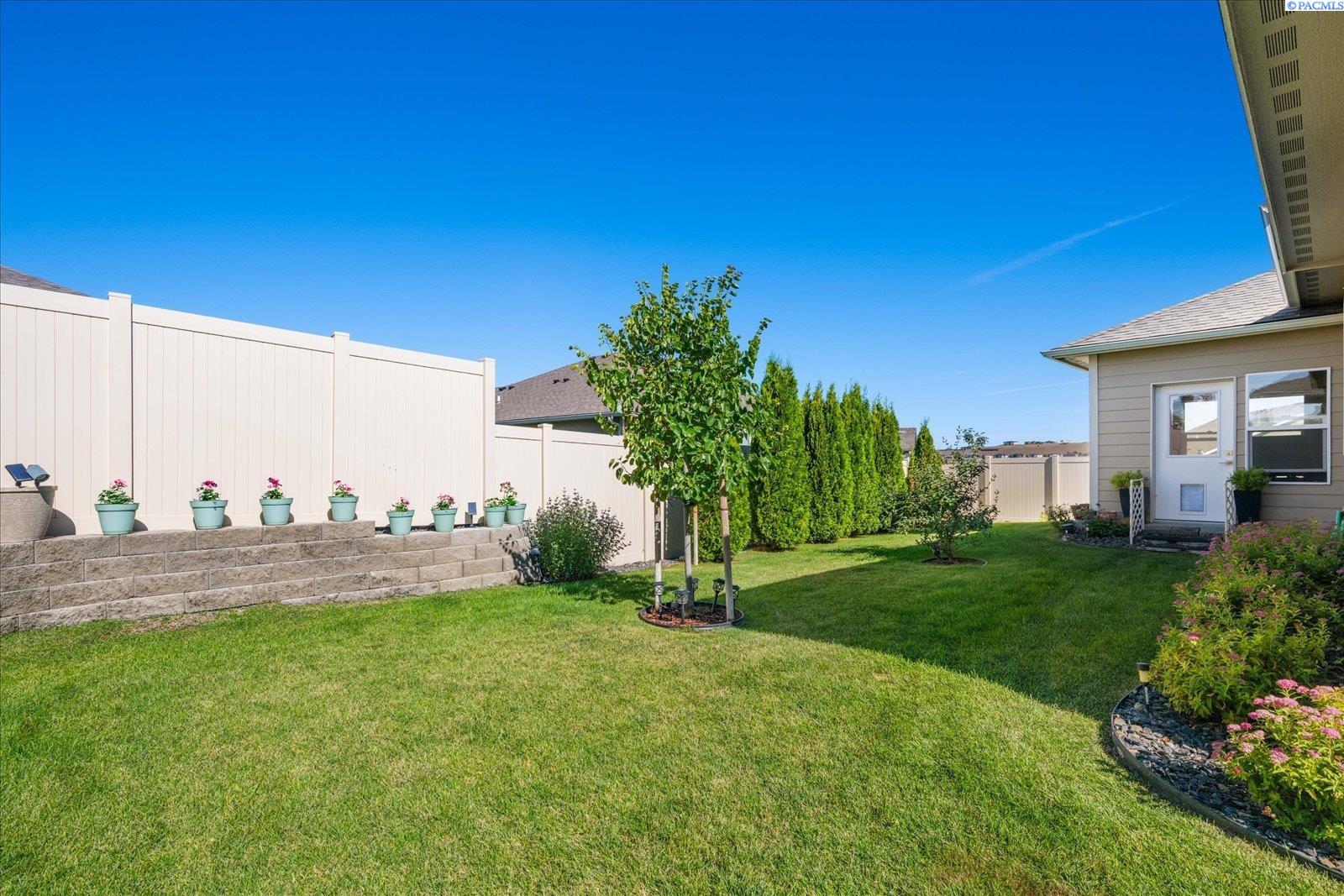 3728 S Van Buren Pl, Kennewick, WA 99338