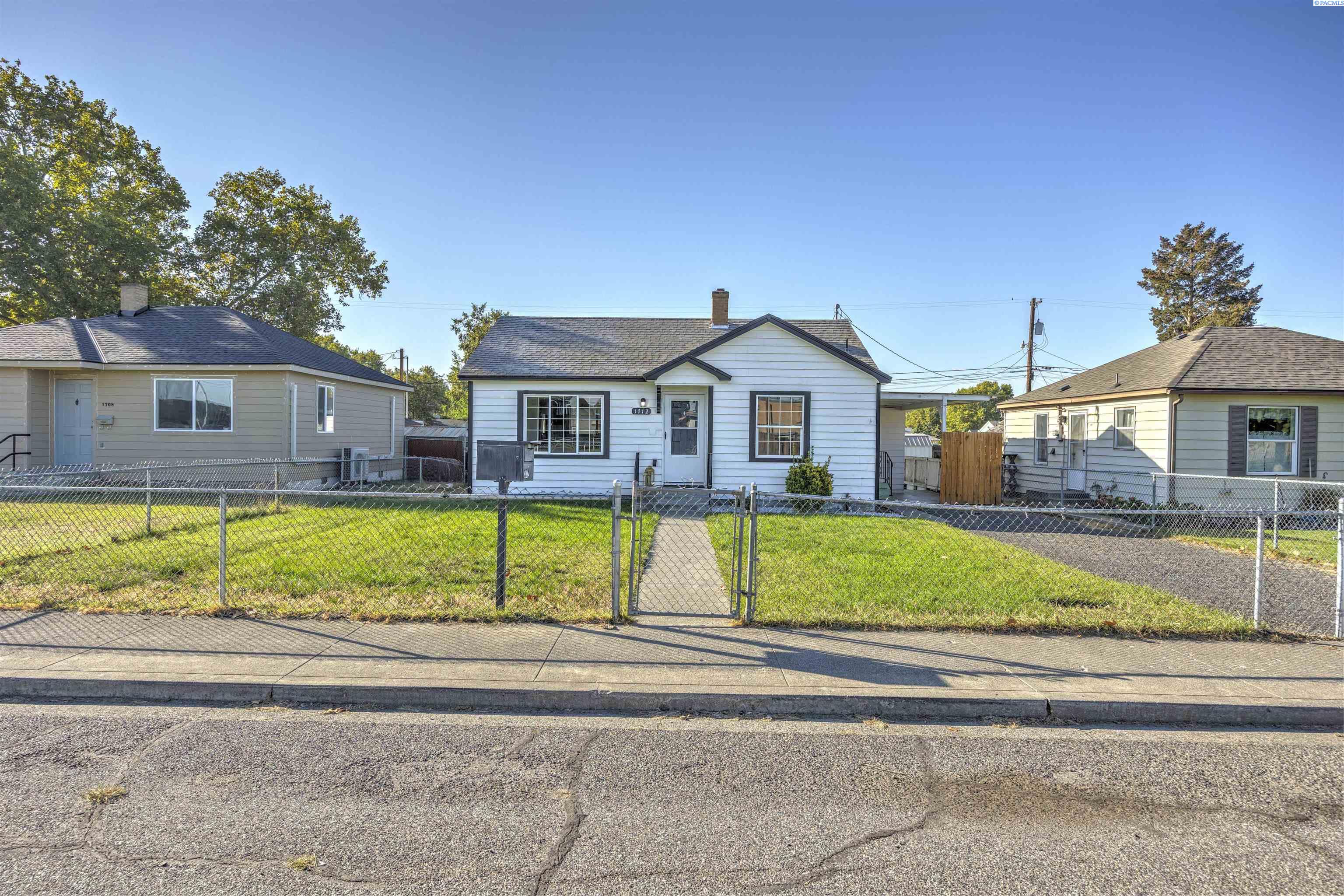 1712 W Irving St, Pasco, WA 99301