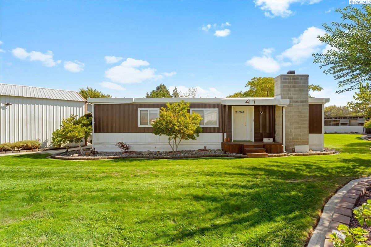 47 Robin Rd, Burbank, WA 99323