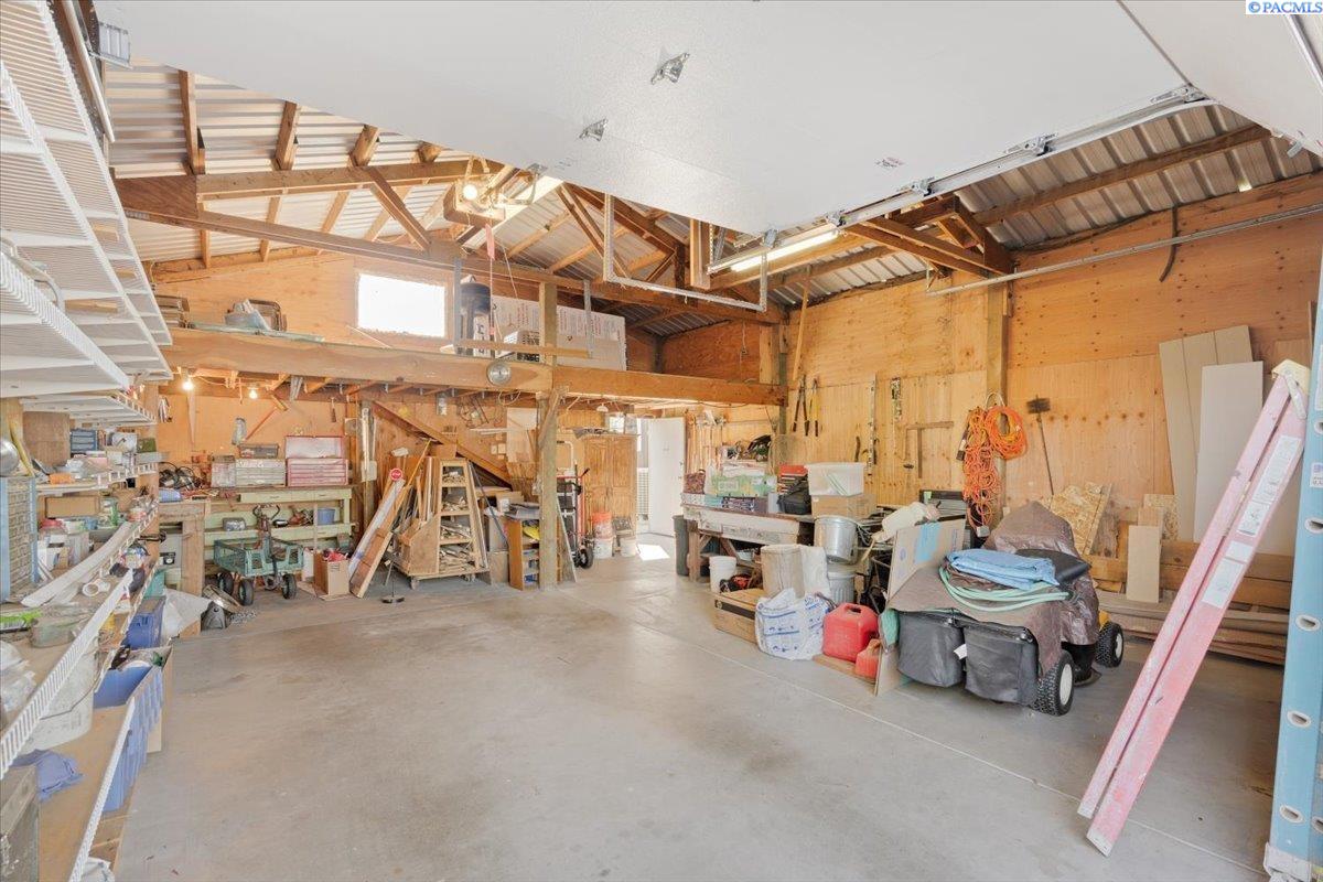 47 Robin Rd, Burbank, WA 99323