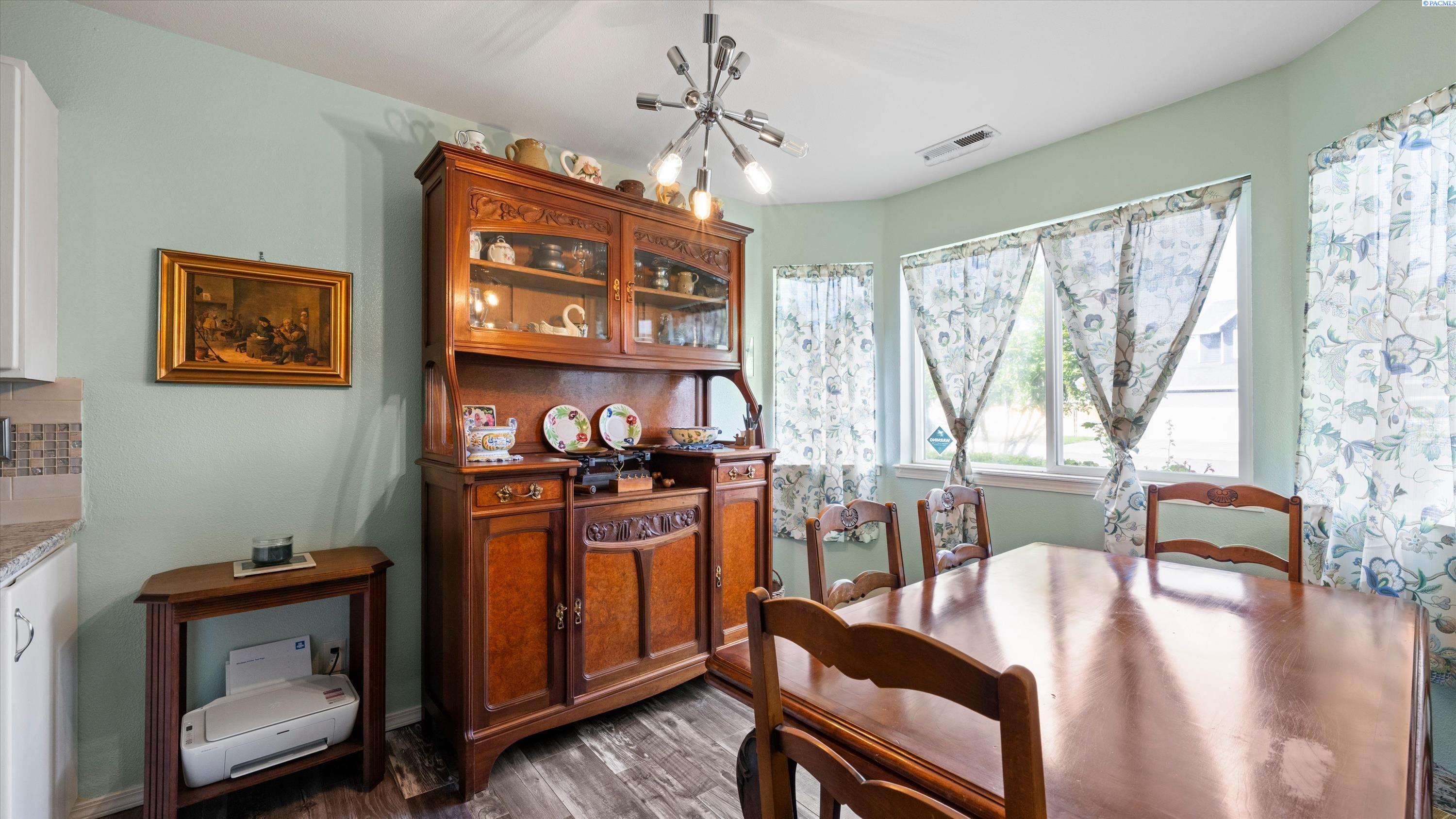 4613 W Grand Ronde Ave, Kennewick, WA 99336