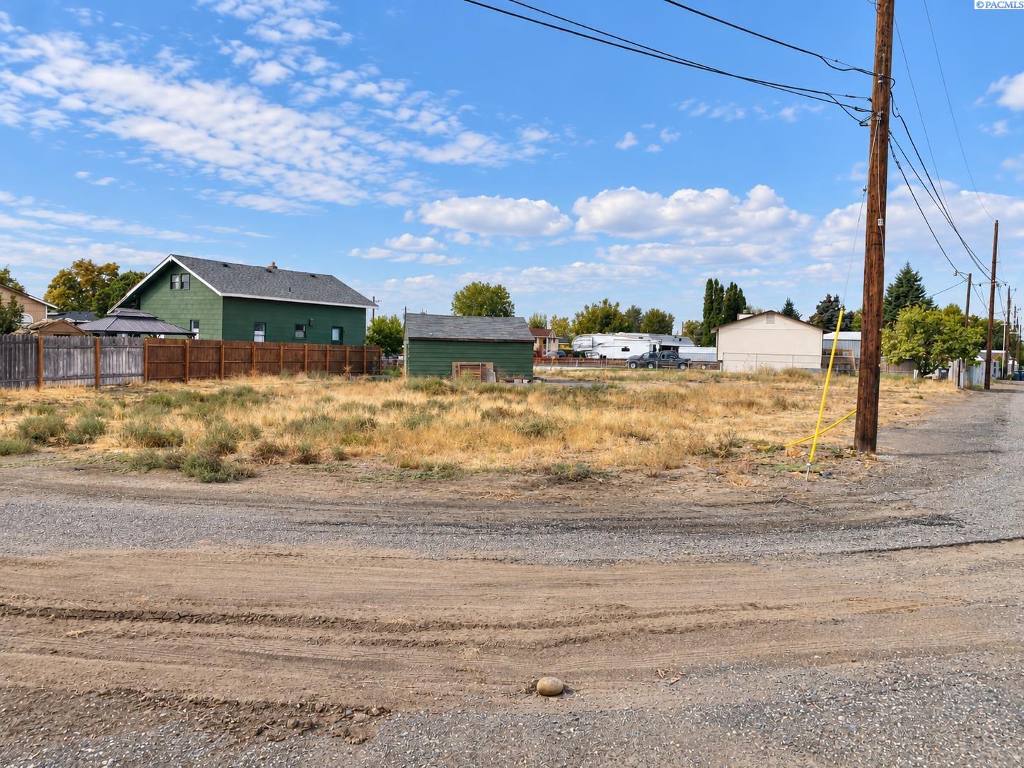 1535 W Jay St, Pasco, WA 99301